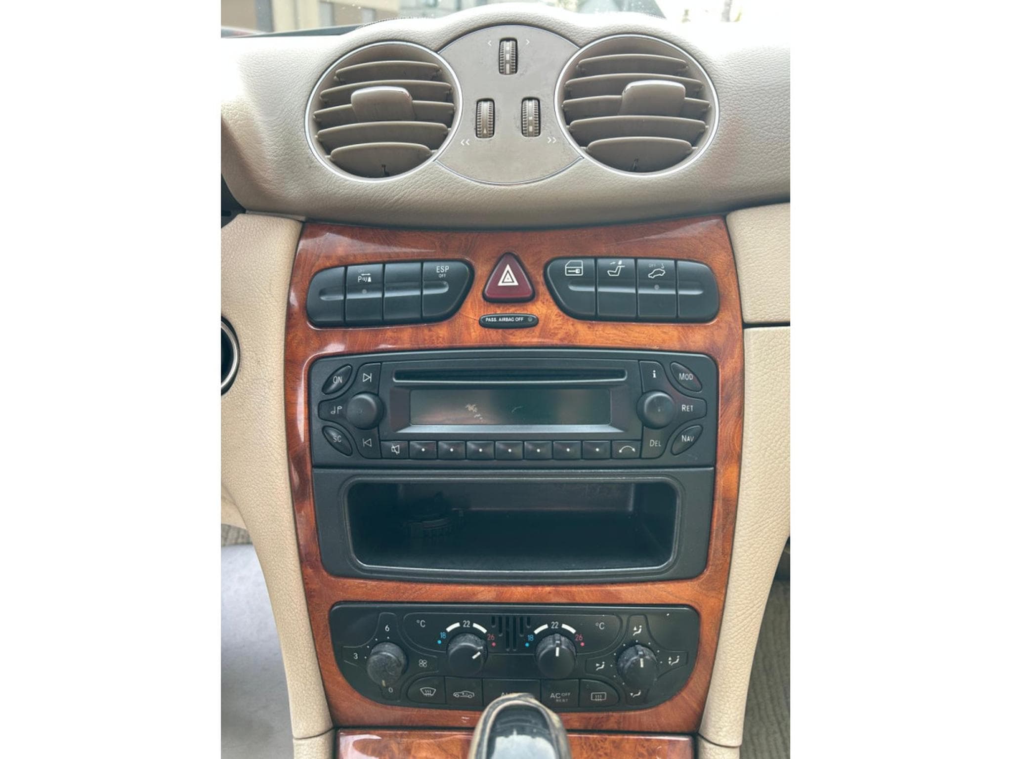 Mercedes CLK 200 CLK 270 CDI (2003) - Photo 9