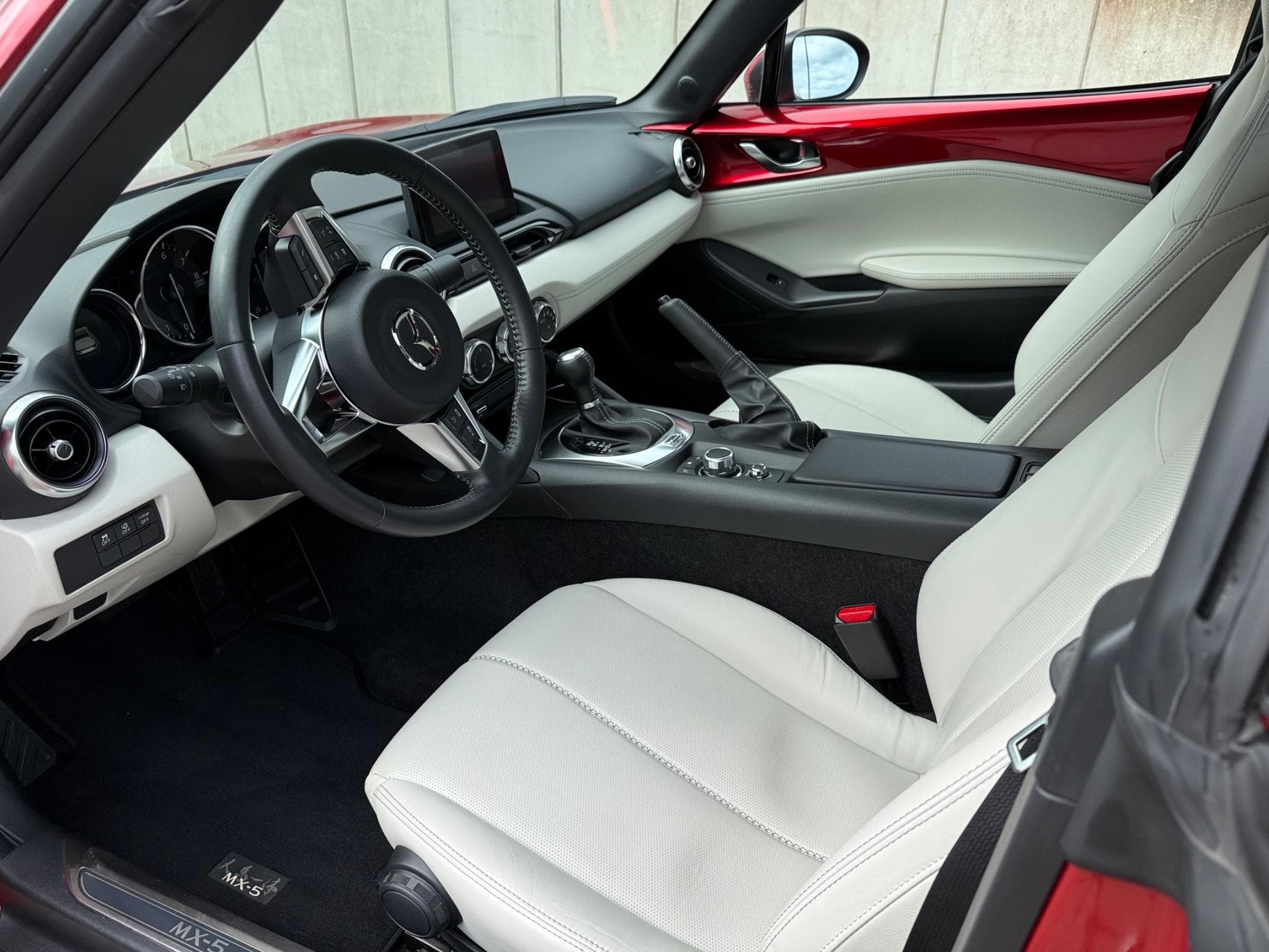 Mazda MX-5 RF 184CV Kizuna (2024) - Photo 5