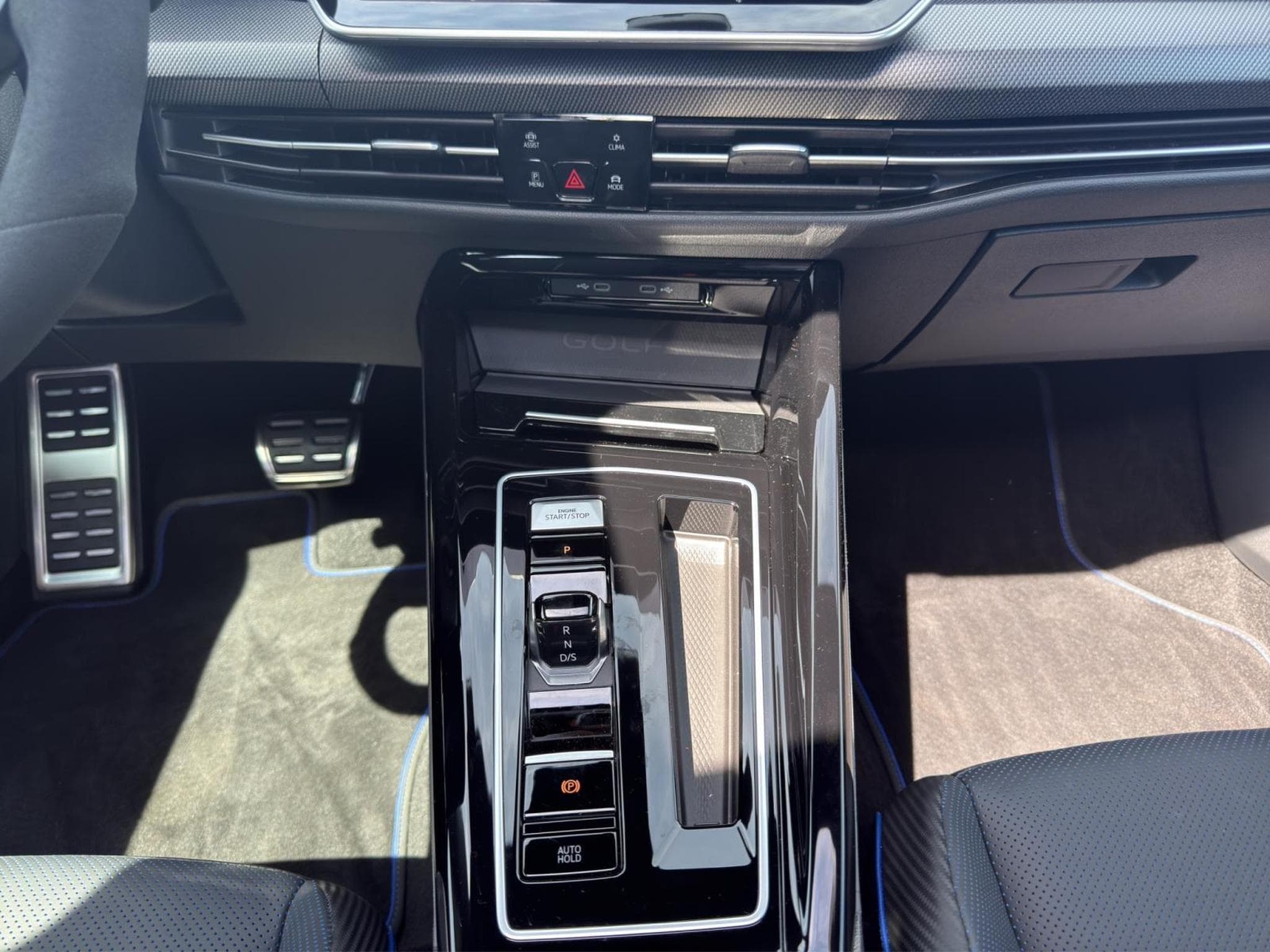 VW Golf R 4Motion (2026) - Foto 12