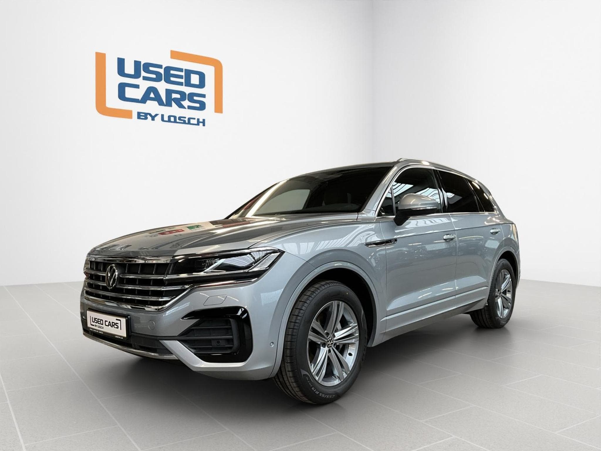 VW Touareg R-Line+DSG+V6+4M+AHK+Luft. (2023) - Photo 1