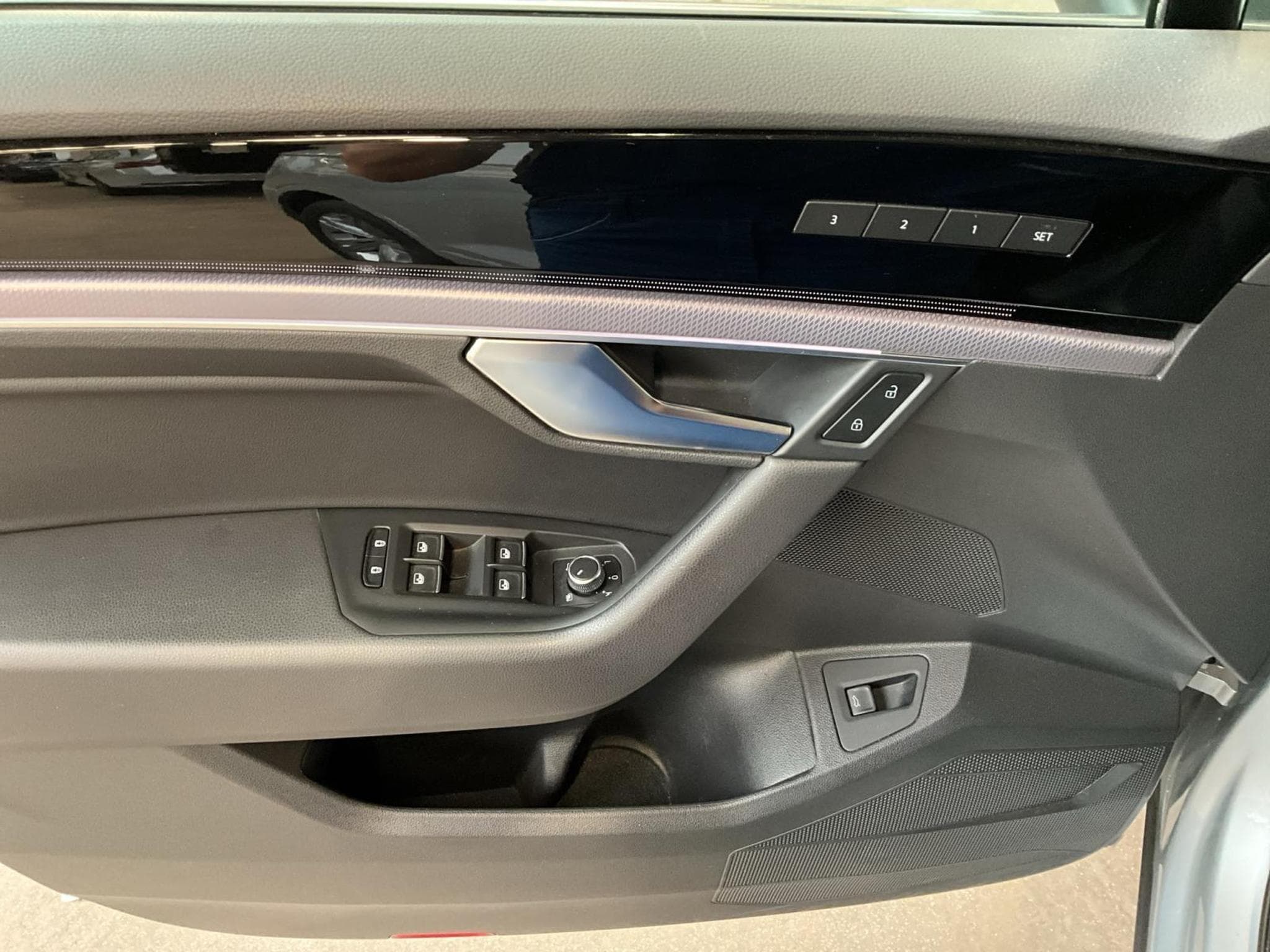 VW Touareg R-Line+DSG+V6+4M+AHK+Luft. (2023) - Photo 14