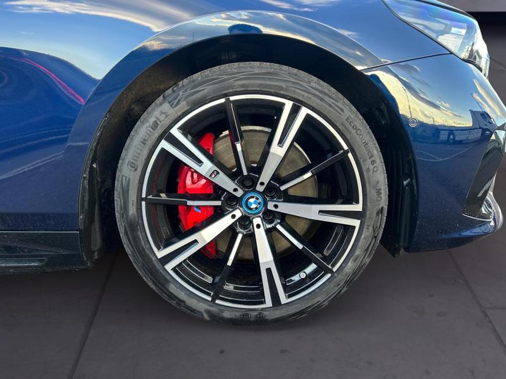 BMW Série 5 550e xDrive Berline Kit M Sport (2024) - Photo 4