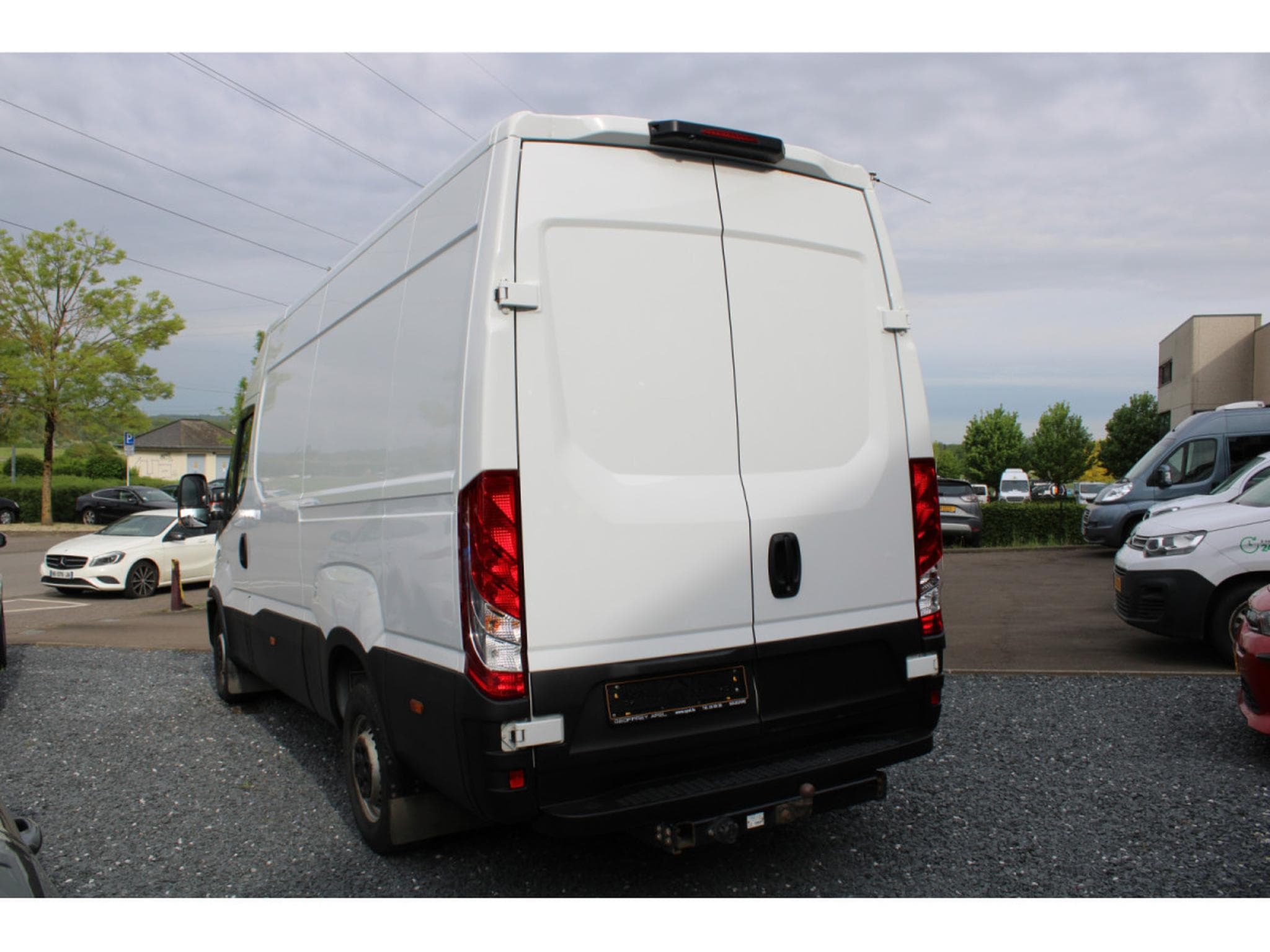 Iveco Daily 35S14, 1 HAND, CAMERA, BLUETOOTH, (2022) - Foto 2