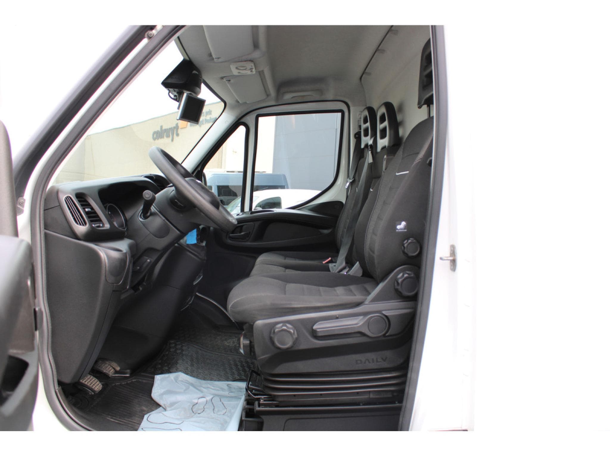 Iveco Daily 35S14, 1 HAND, CAMERA, BLUETOOTH, (2022) - Foto 6