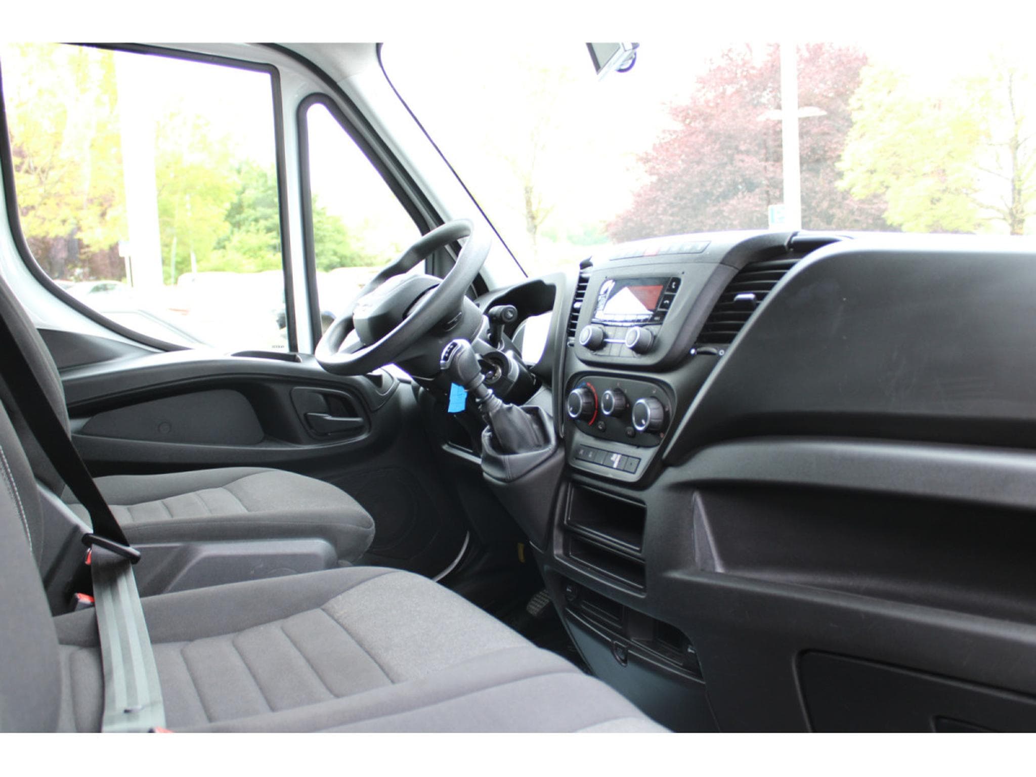 Iveco Daily 35S14, 1 HAND, CAMERA, BLUETOOTH, (2022) - Foto 12