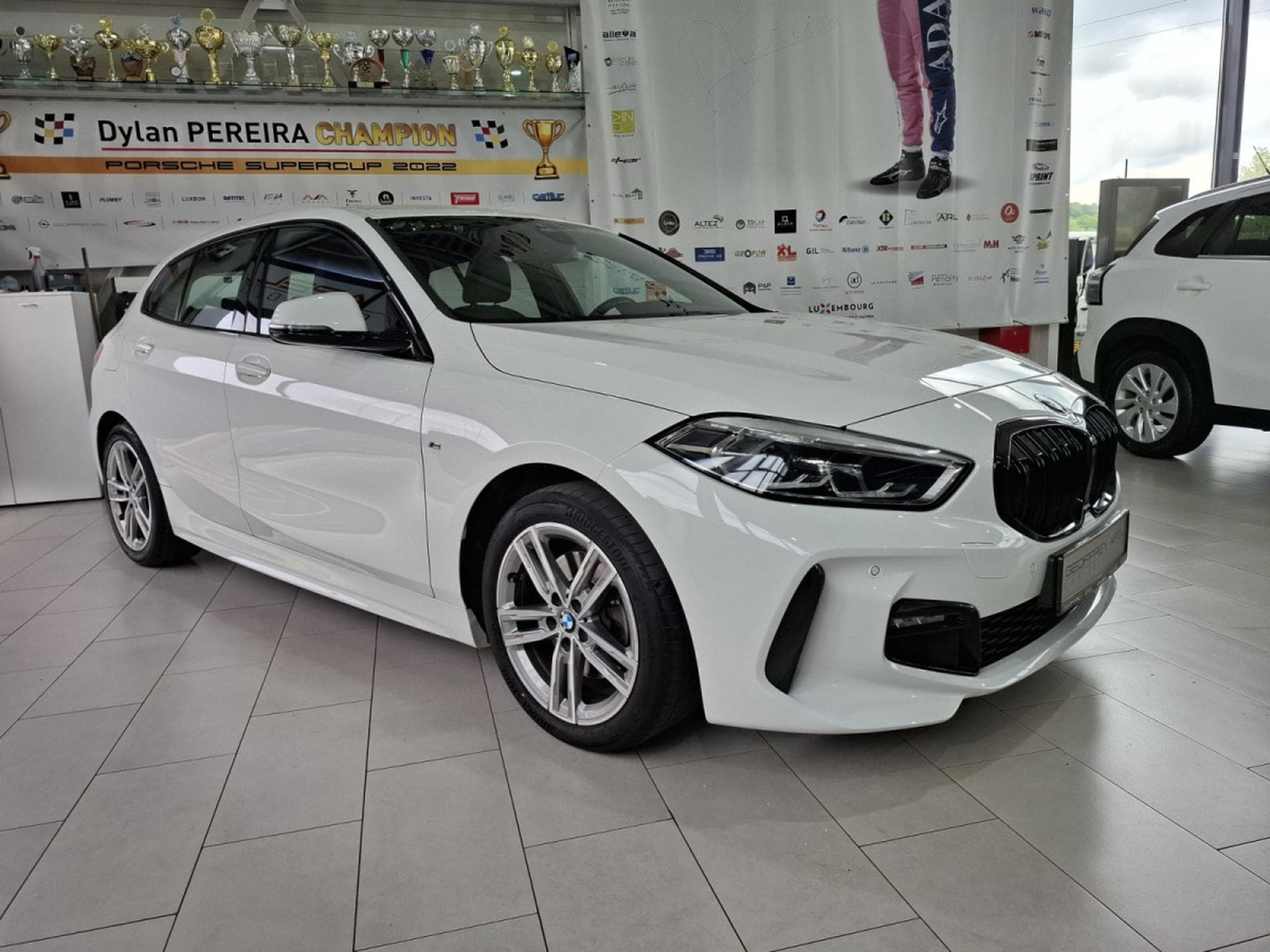BMW 118 i M SPORT PAKET, NAVI, LED, COCKPIT DIGITAL, CARPLAY, PDC, (2021) - Foto 4