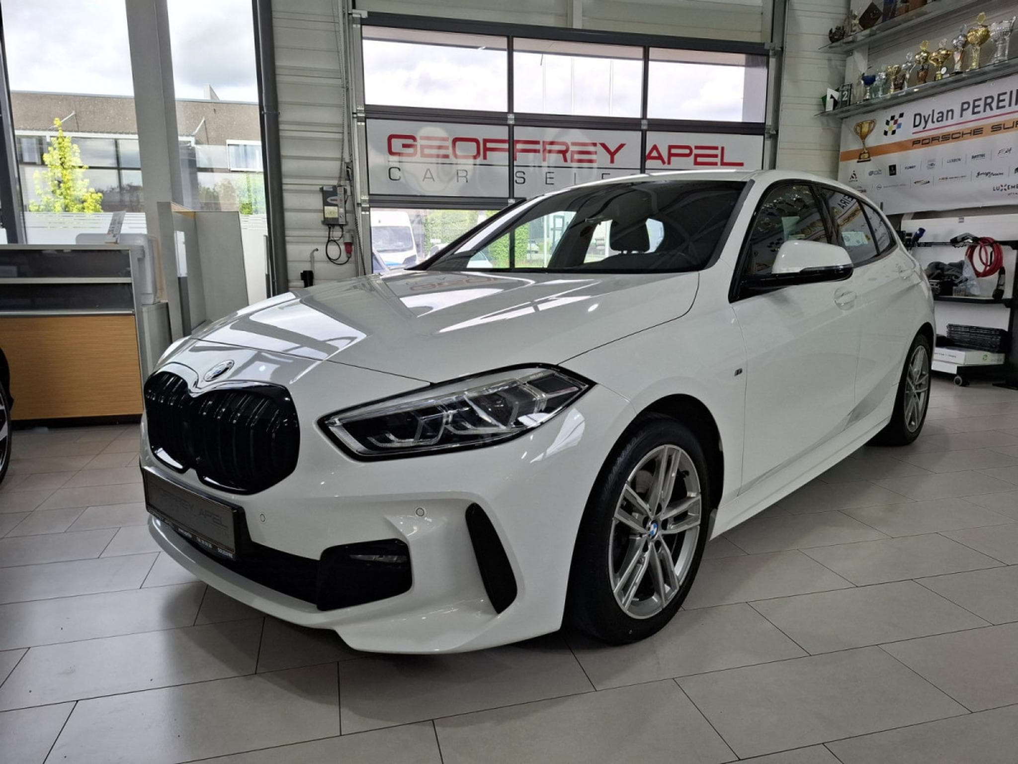 BMW 118 i M SPORT PAKET, NAVI, LED, COCKPIT DIGITAL, CARPLAY, PDC, (2021) - Foto 1