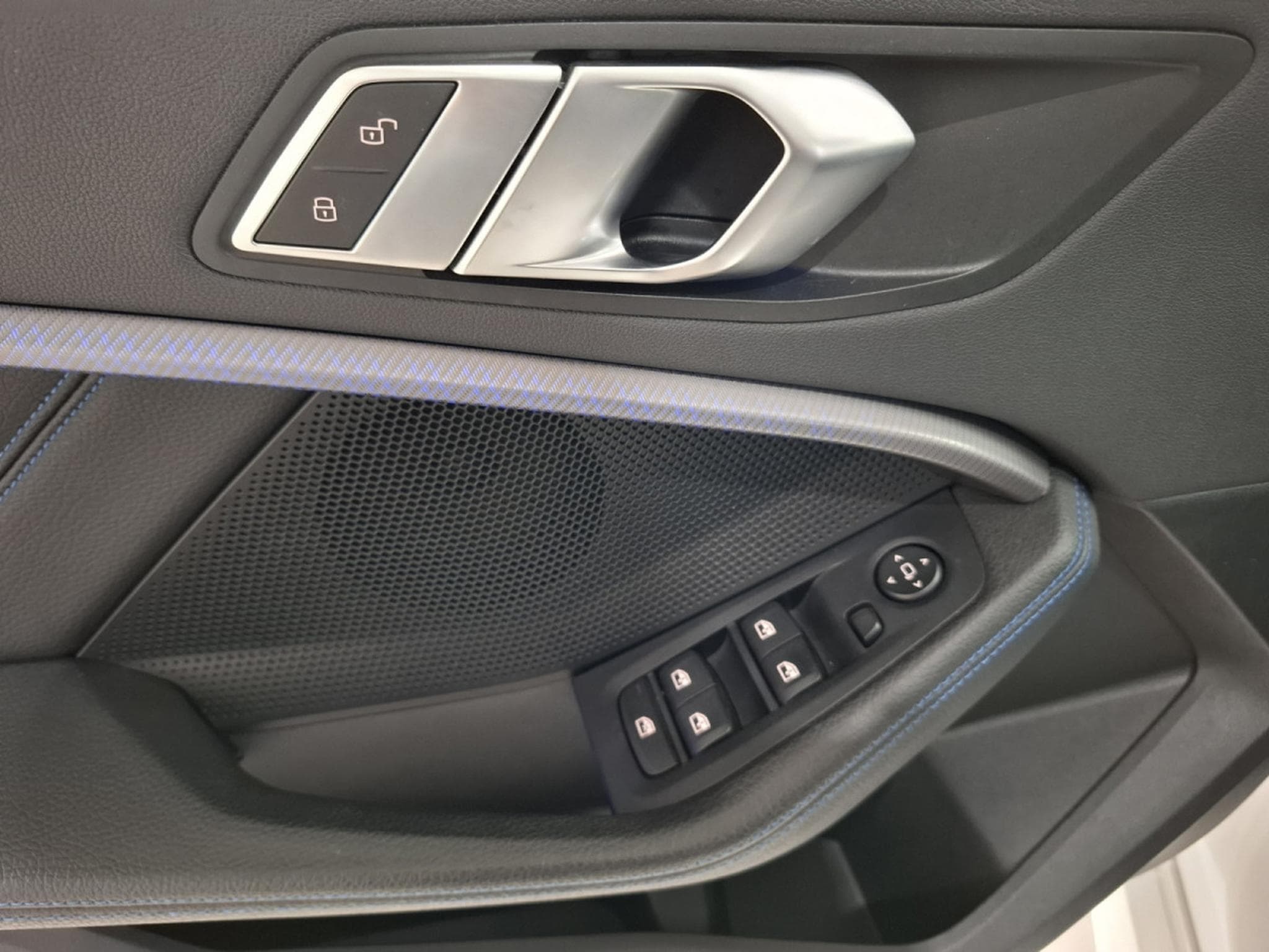 BMW 118 i M SPORT PAKET, NAVI, LED, COCKPIT DIGITAL, CARPLAY, PDC, (2021) - Foto 7
