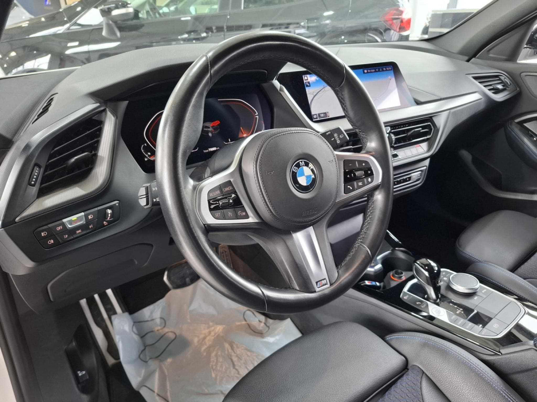 BMW 118 i M SPORT PAKET, NAVI, LED, COCKPIT DIGITAL, CARPLAY, PDC, (2021) - Foto 8