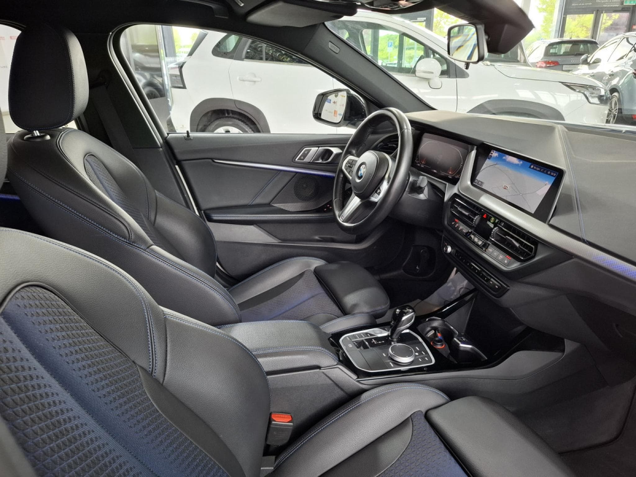 BMW 118 i M SPORT PAKET, NAVI, LED, COCKPIT DIGITAL, CARPLAY, PDC, (2021) - Foto 11