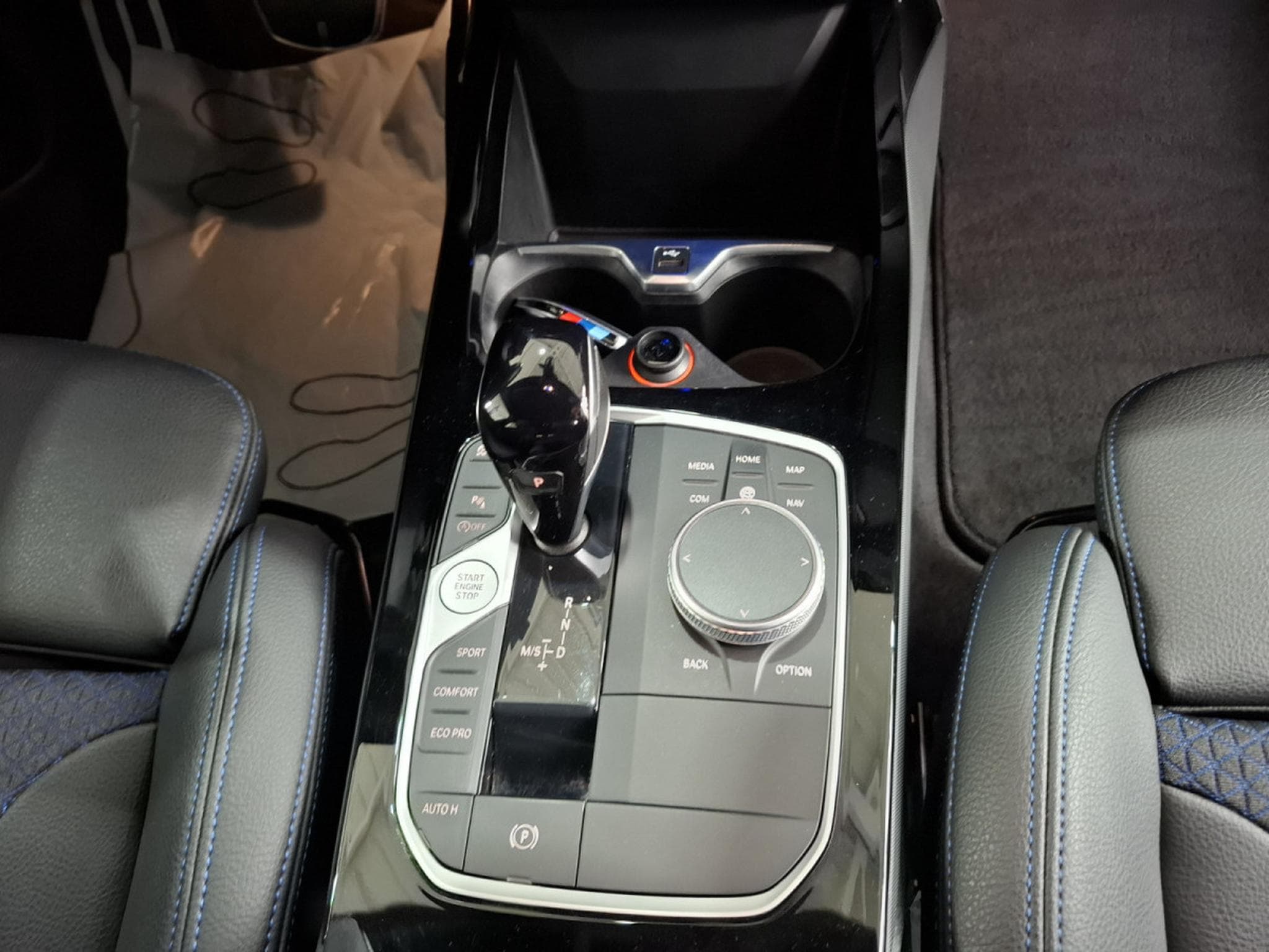 BMW 118 i M SPORT PAKET, NAVI, LED, COCKPIT DIGITAL, CARPLAY, PDC, (2021) - Foto 14