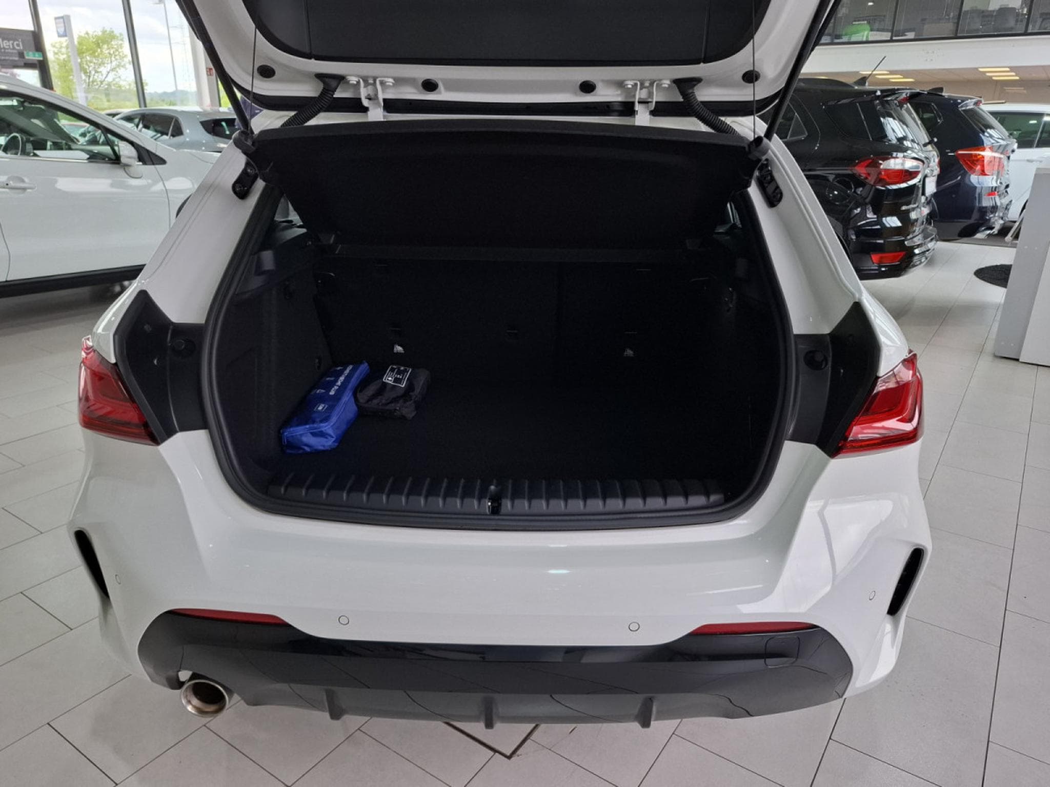 BMW 118 i M SPORT PAKET, NAVI, LED, COCKPIT DIGITAL, CARPLAY, PDC, (2021) - Foto 17