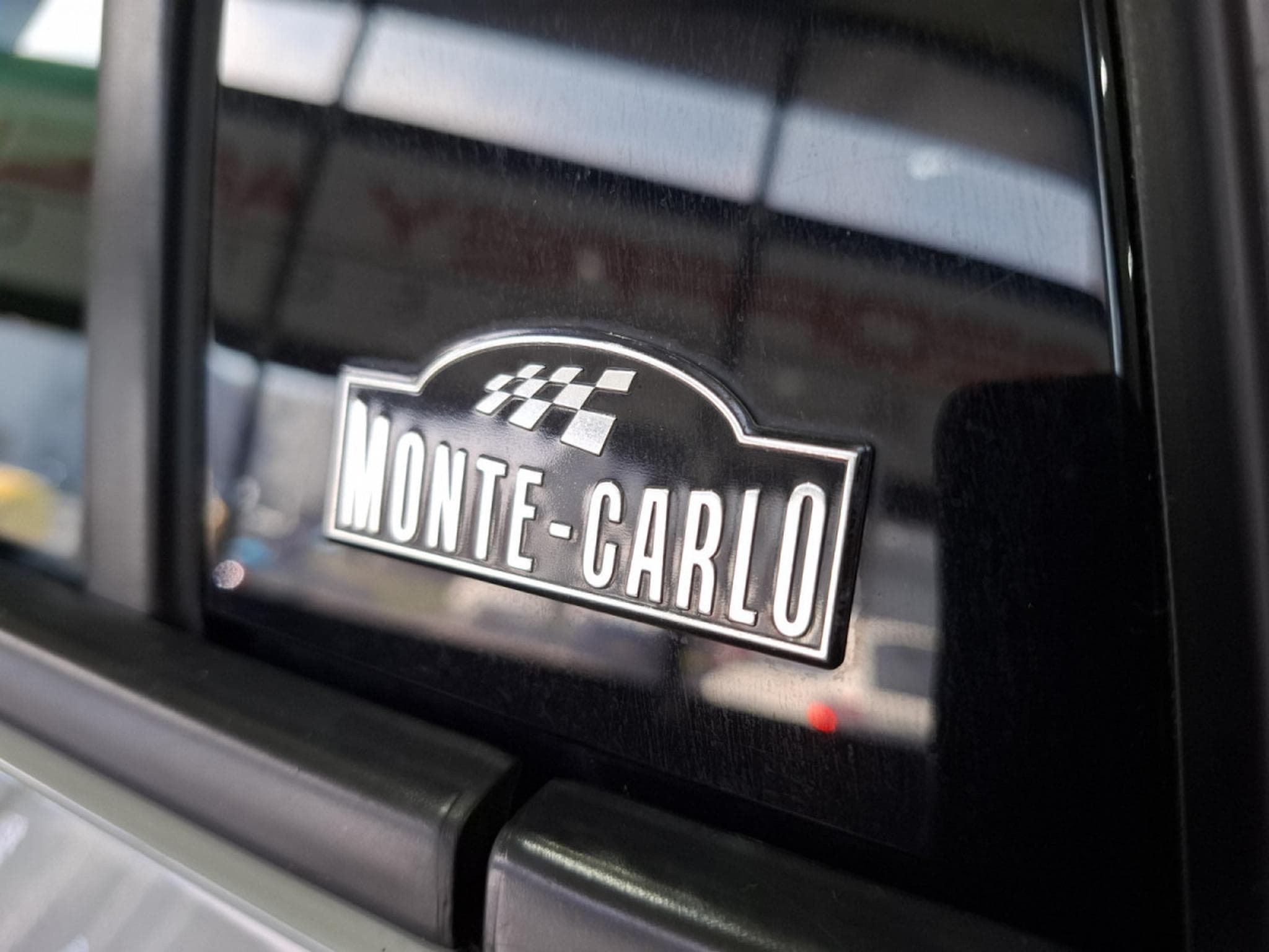 Skoda Fabia 1.0 TSI  MONTE CARLO, LED, CAMERA, PANORAMIQUE, ALU 17'',NAV (2019) - Foto 13