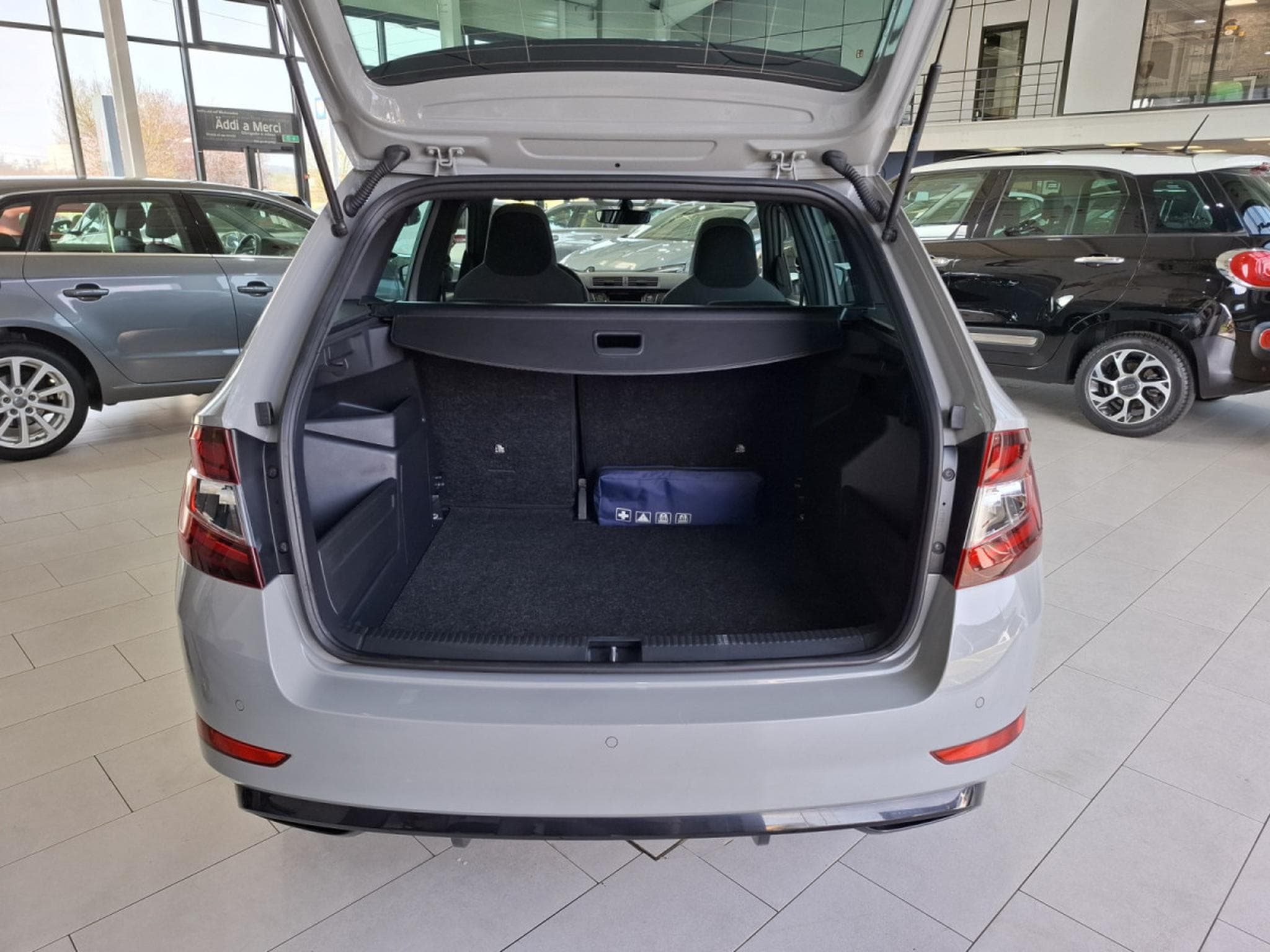 Skoda Fabia 1.0 TSI  MONTE CARLO, LED, CAMERA, PANORAMIQUE, ALU 17'',NAV (2019) - Foto 19