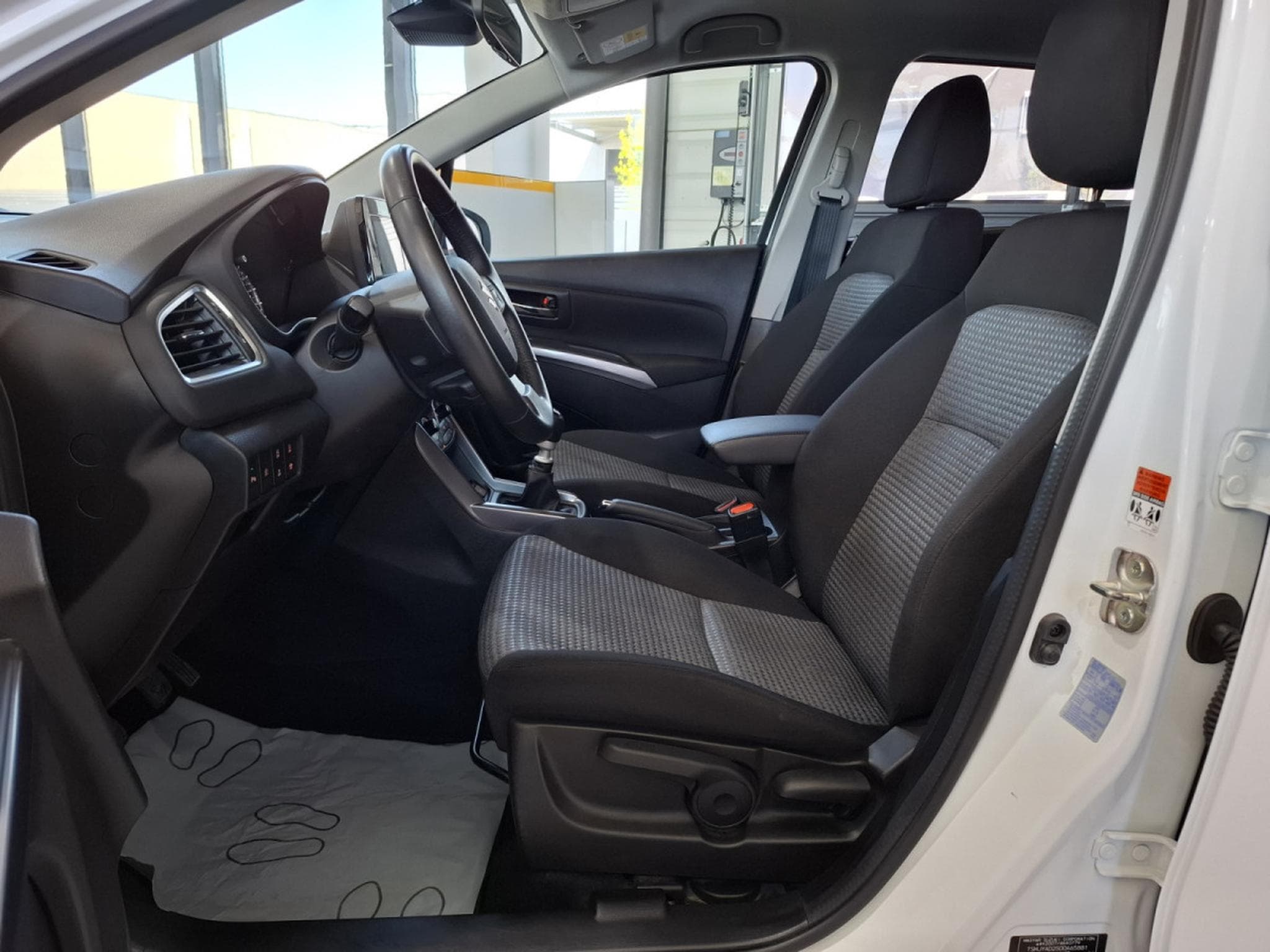 Suzuki S-Cross 1.4 TURBO HYBRID,1 HAND, CAMERA, CLIMA  AUTO, CARPLAY, ALU 1 (2023) - Foto 5