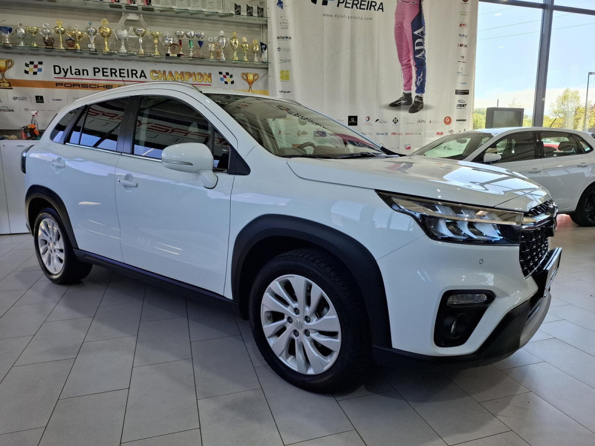 Suzuki S-Cross 1.4 TURBO HYBRID,1 HAND, CAMERA, CLIMA  AUTO, CARPLAY, ALU 1 (2023) - Foto 3
