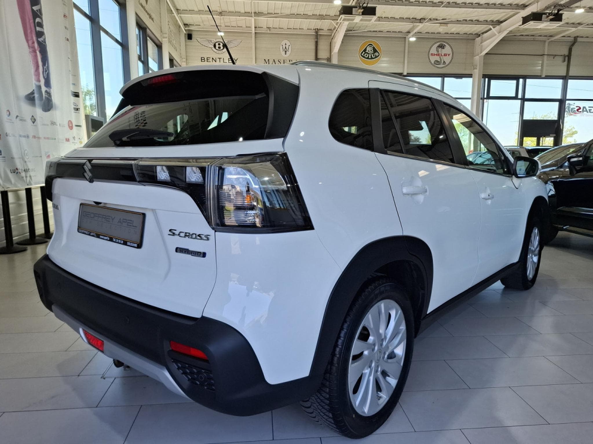 Suzuki S-Cross 1.4 TURBO HYBRID,1 HAND, CAMERA, CLIMA  AUTO, CARPLAY, ALU 1 (2023) - Foto 4