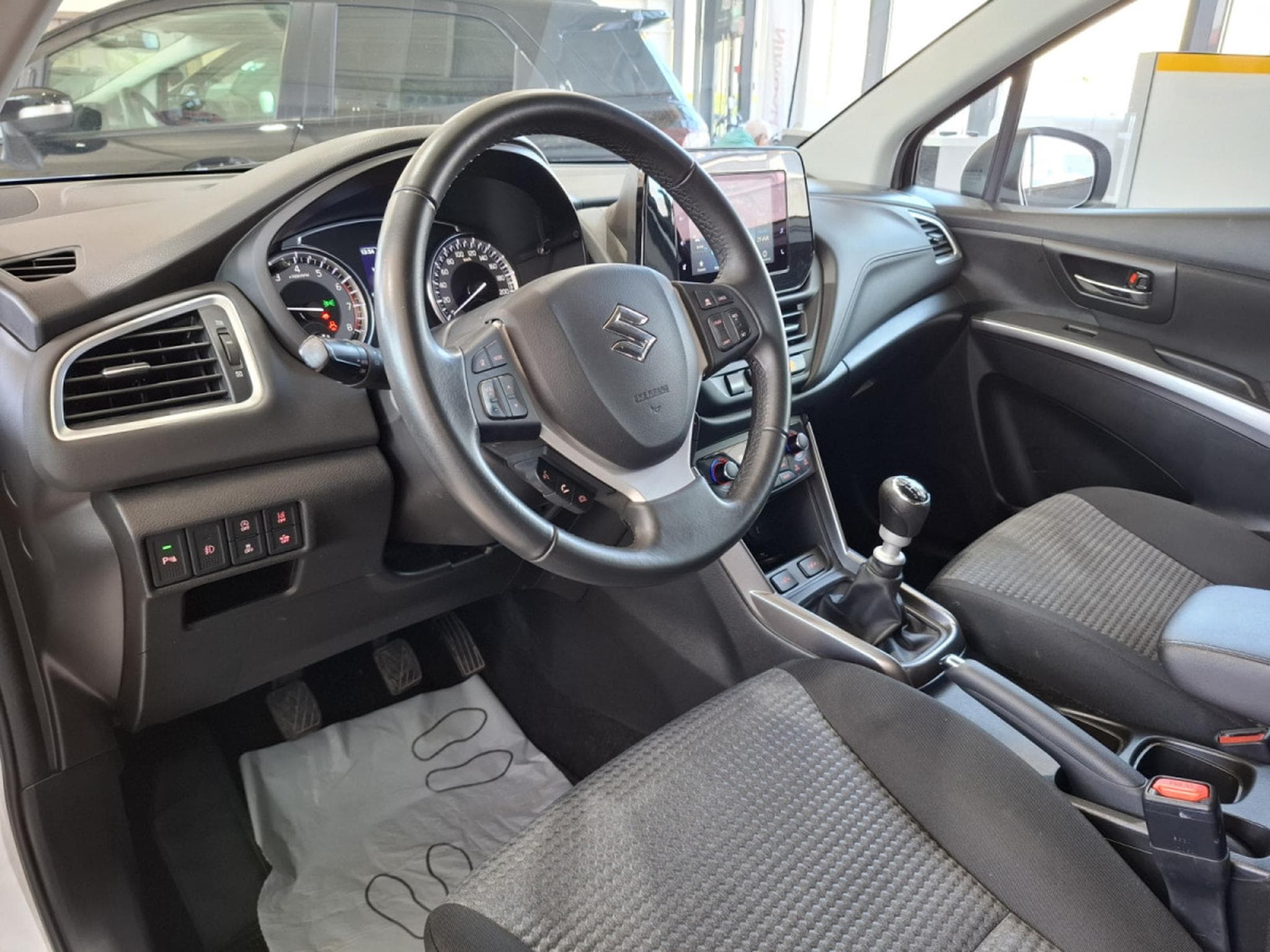 Suzuki S-Cross 1.4 TURBO HYBRID,1 HAND, CAMERA, CLIMA  AUTO, CARPLAY, ALU 1 (2023) - Foto 7