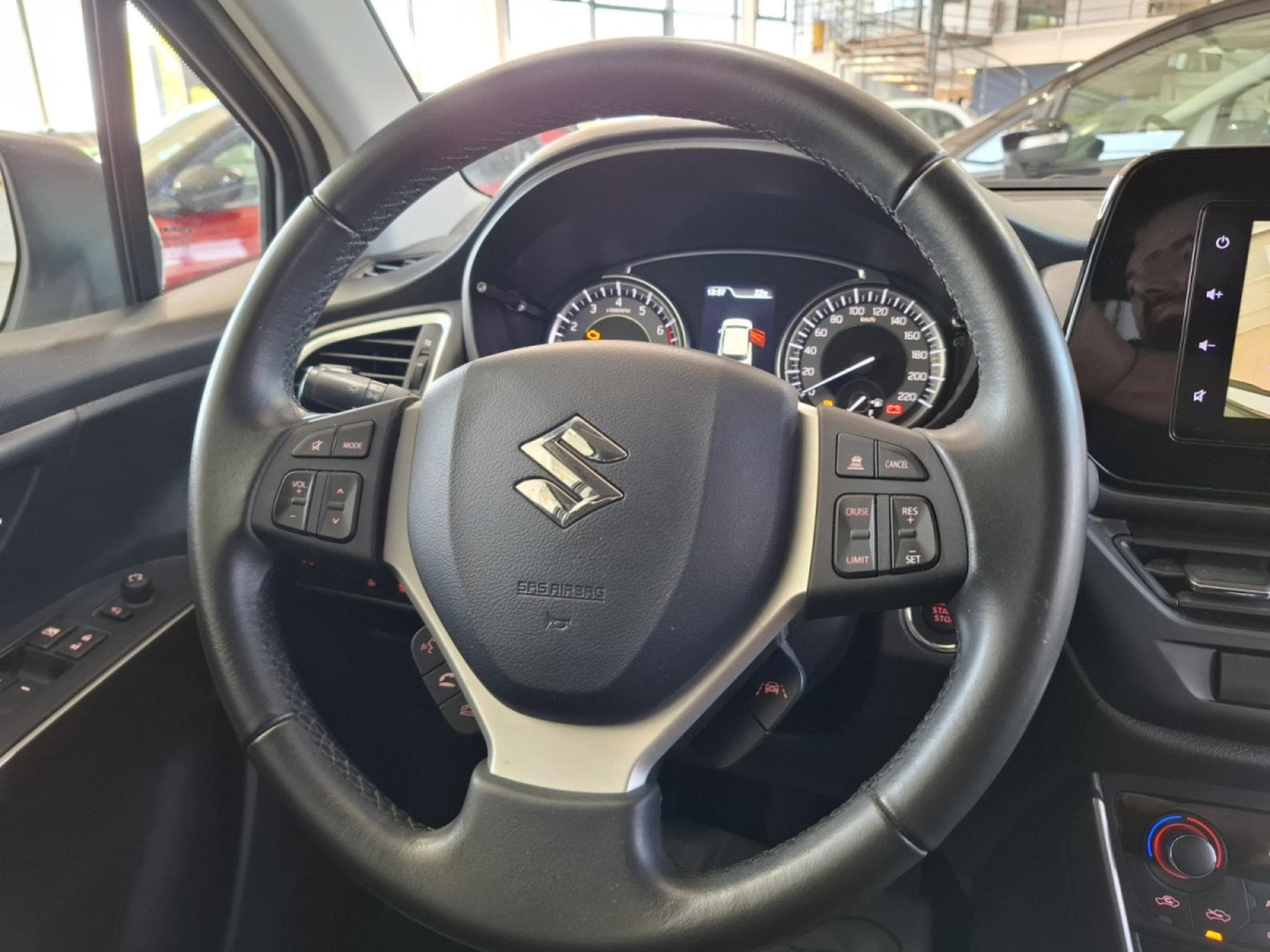 Suzuki S-Cross 1.4 TURBO HYBRID,1 HAND, CAMERA, CLIMA  AUTO, CARPLAY, ALU 1 (2023) - Foto 13