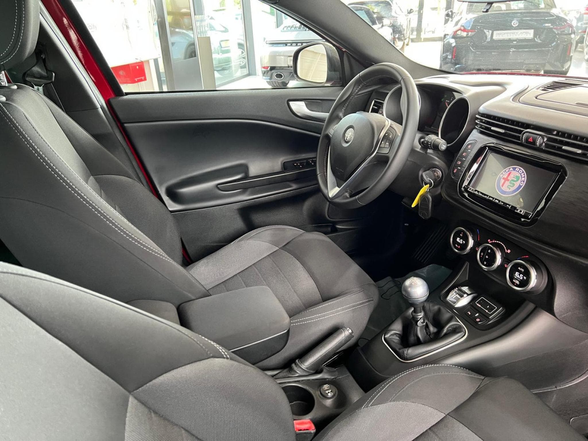 Alfa-Romeo Giulietta 1.4 SPORT 120 , 1HAND, CARPLAY, CAMERA, LED, GARANTIE (2019) - Foto 5
