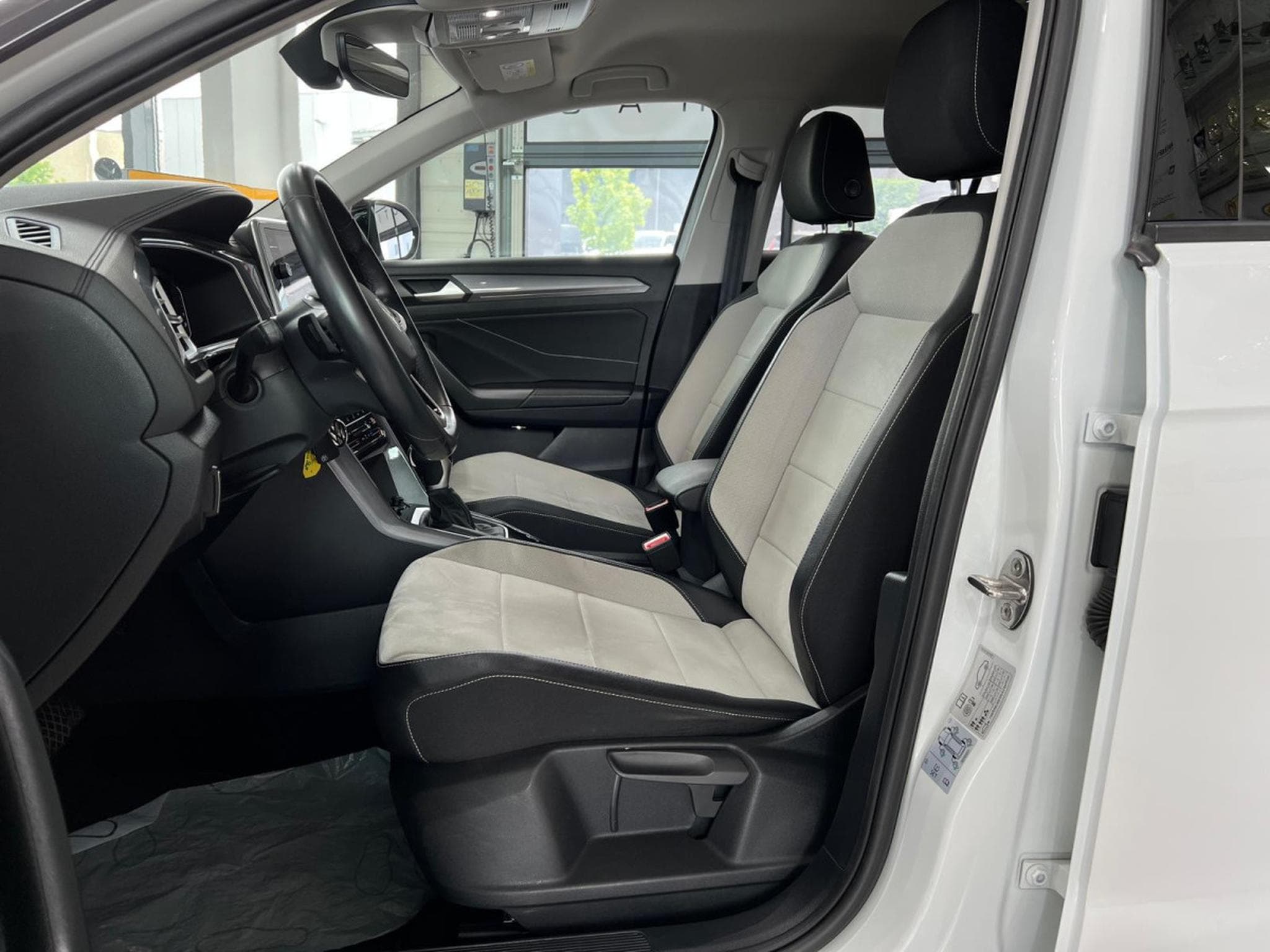 VW T-Roc 1.5 TSI 150 DSG STYLE,1 HAND,VIRTUAL,KAMERA,NAVI,CARPLAY,LED (2022) - Foto 5