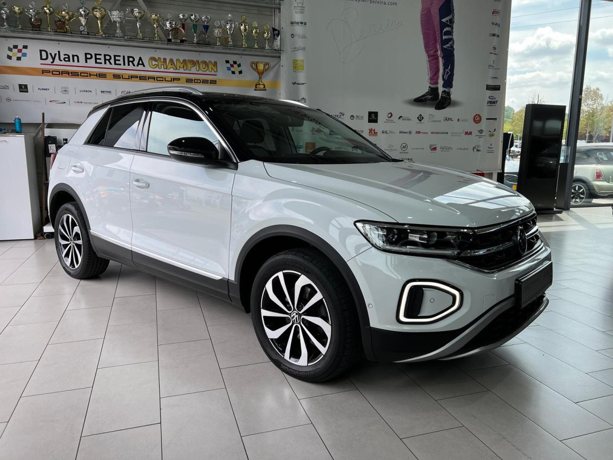 VW T-Roc 1.5 TSI 150 DSG STYLE,1 HAND,VIRTUAL,KAMERA,NAVI,CARPLAY,LED (2022) - Foto 4
