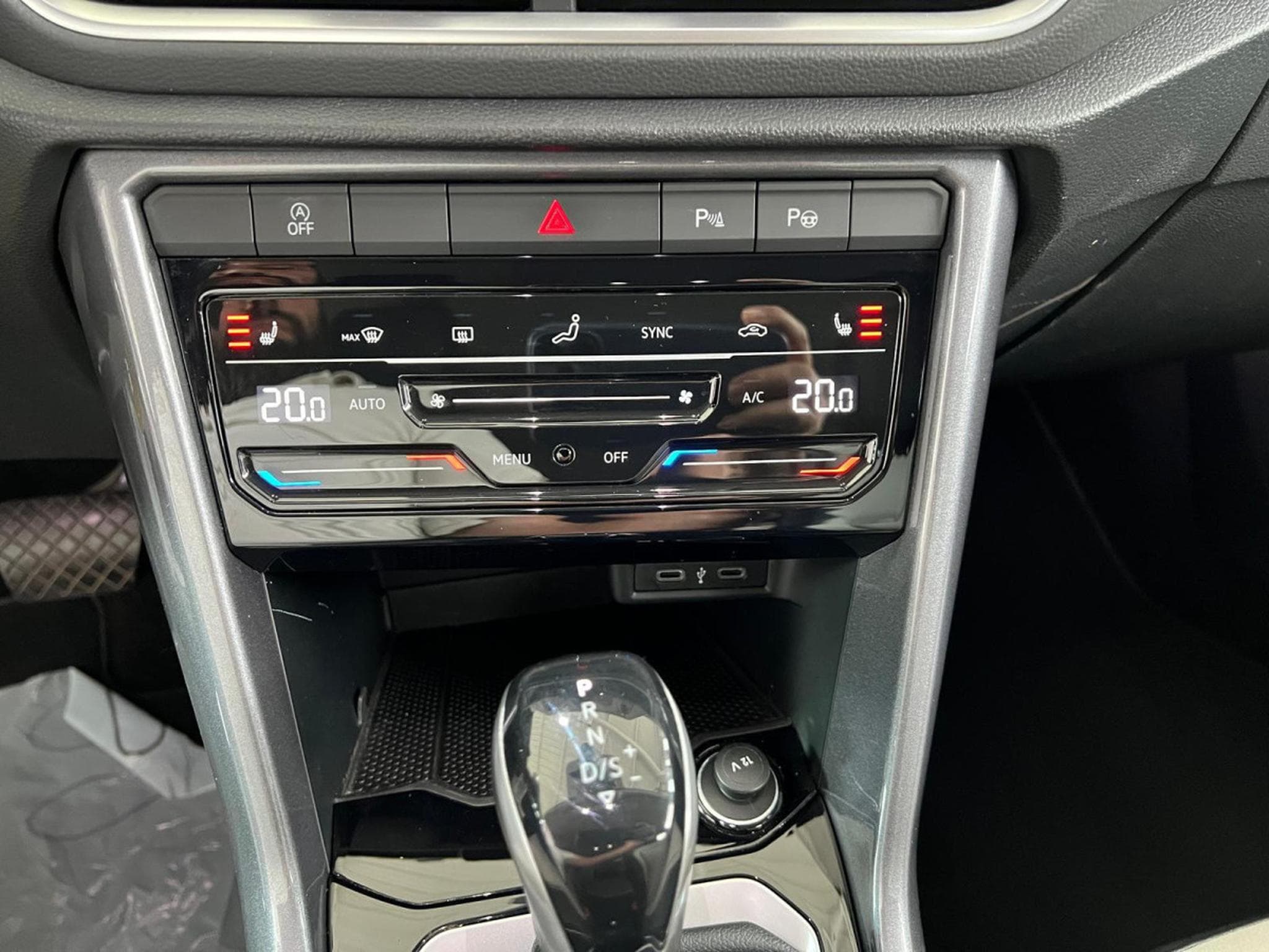 VW T-Roc 1.5 TSI 150 DSG STYLE,1 HAND,VIRTUAL,KAMERA,NAVI,CARPLAY,LED (2022) - Foto 9