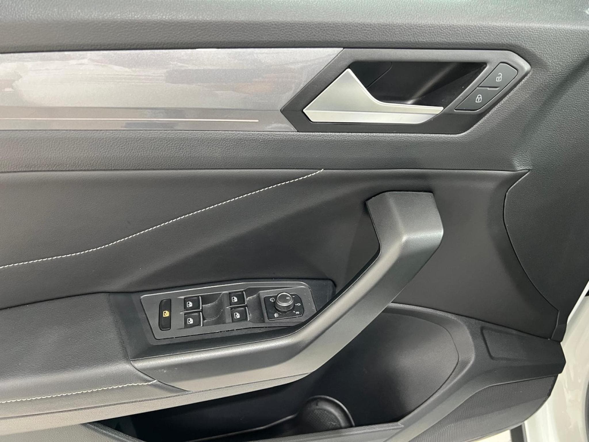 VW T-Roc 1.5 TSI 150 DSG STYLE,1 HAND,VIRTUAL,KAMERA,NAVI,CARPLAY,LED (2022) - Foto 16