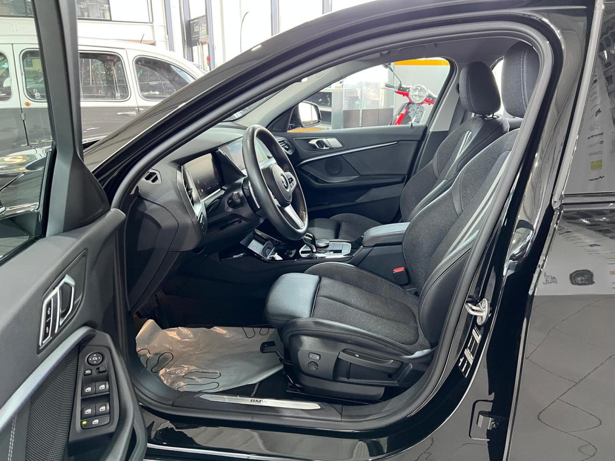 BMW 120 i SPORT LINE PAKET, CUIR, NAVI, CAMERA, LED, CARPLAY, VOLANT (2022) - Foto 5