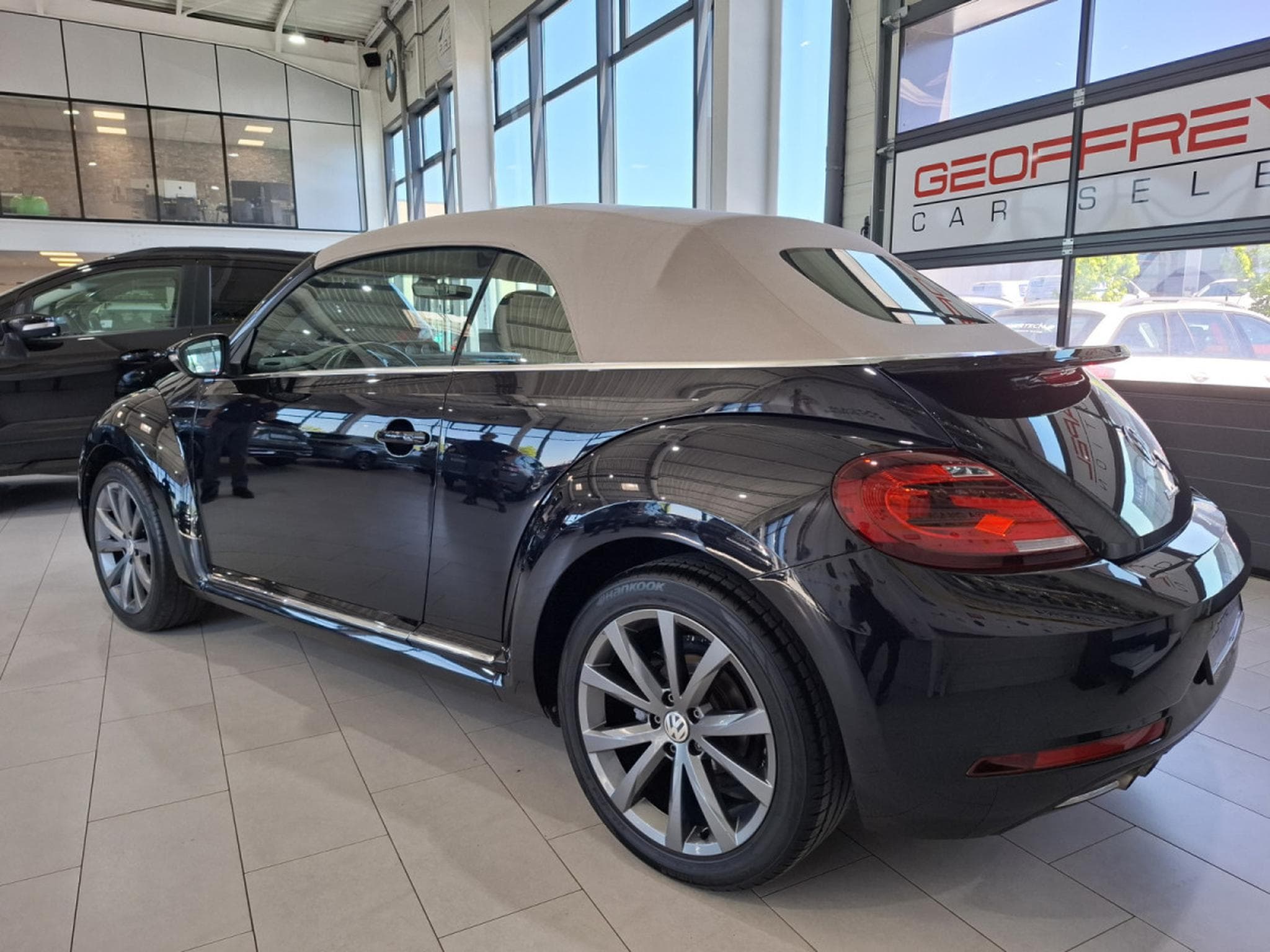 VW Beetle 2.0 TDI 150 CABRIOLET DESIGN, NAVI, PDC, ALU 18'', LED, KM 2 (2018) - Foto 2
