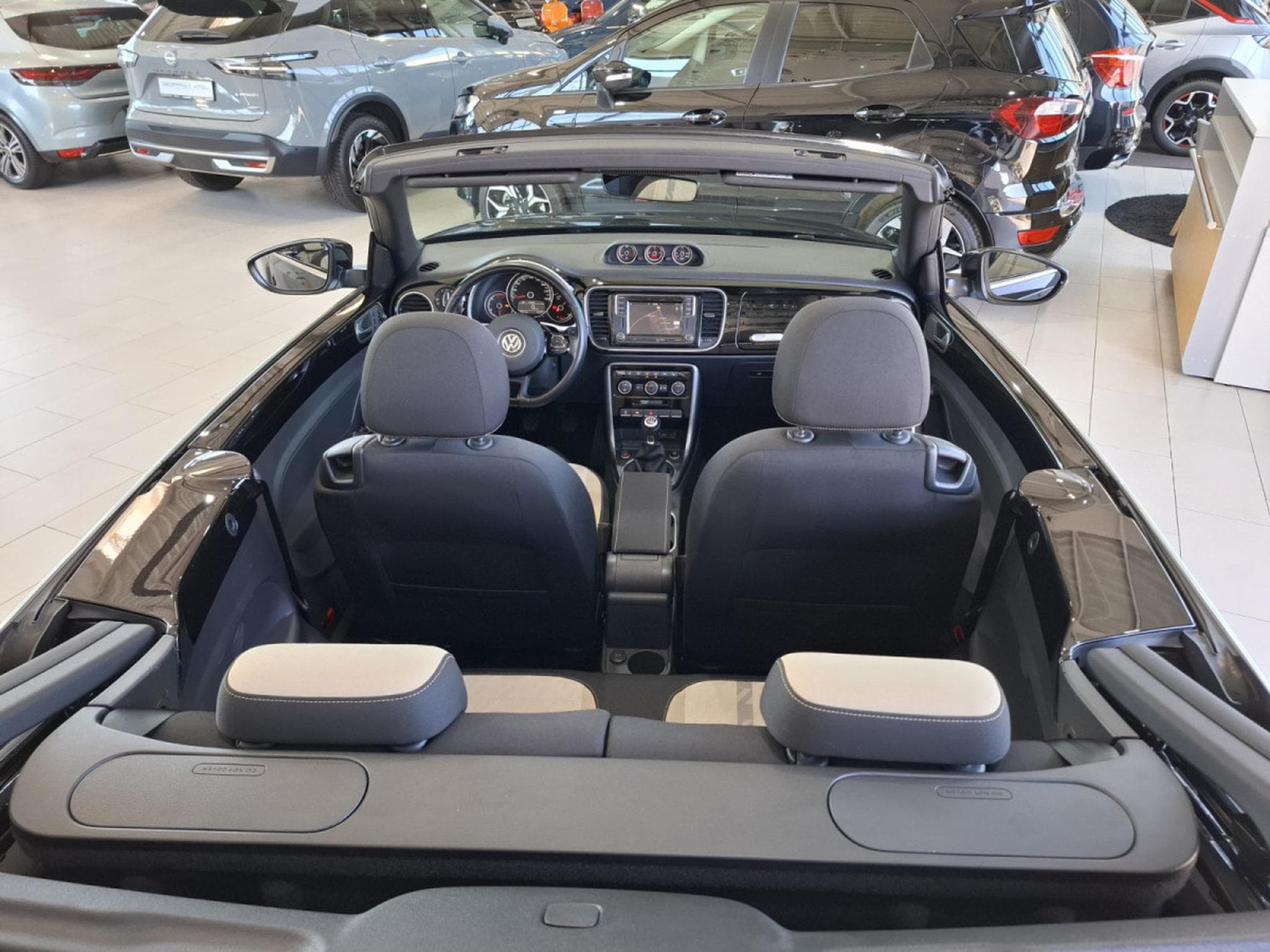 VW Beetle 2.0 TDI 150 CABRIOLET DESIGN, NAVI, PDC, ALU 18'', LED, KM 2 (2018) - Foto 8