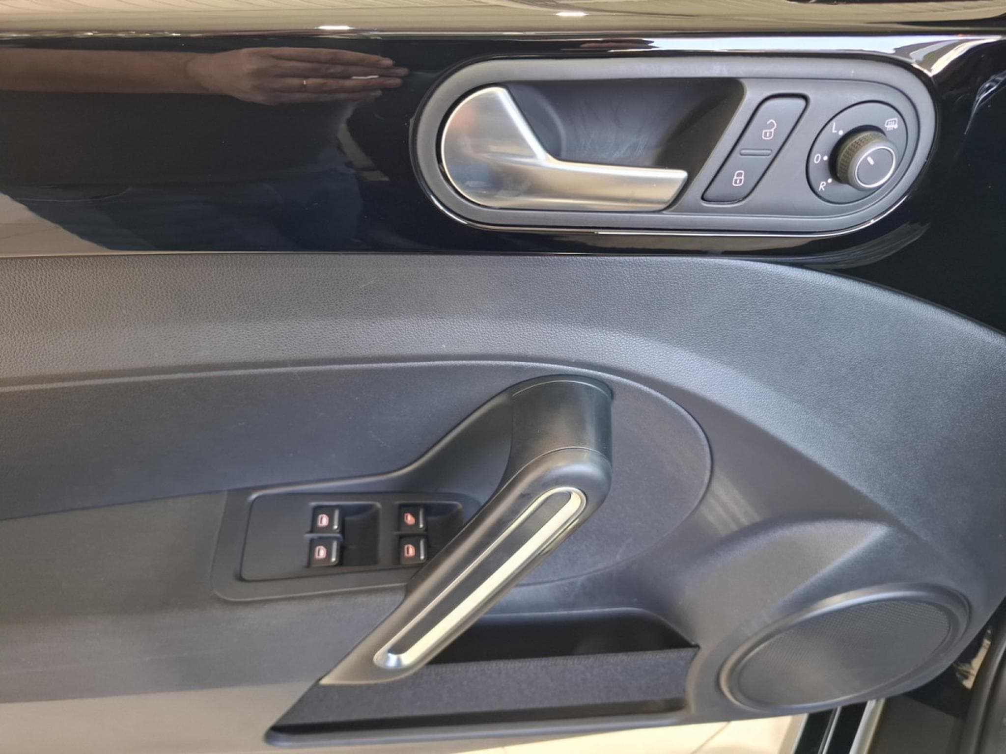 VW Beetle 2.0 TDI 150 CABRIOLET DESIGN, NAVI, PDC, ALU 18'', LED, KM 2 (2018) - Foto 11