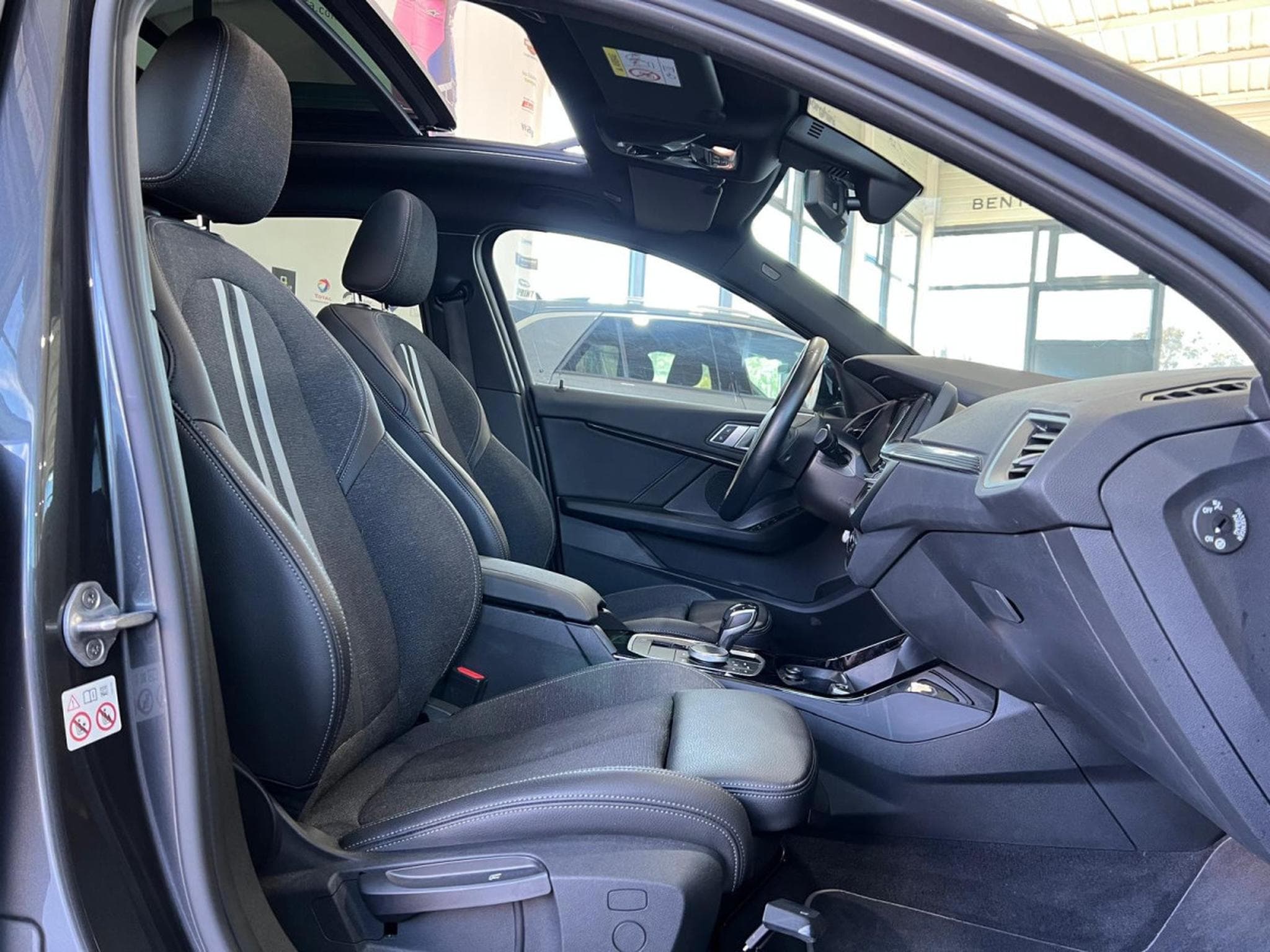 BMW 118 DA 150 SPORT LINE, CUIR, PANORAMIQUE, LED, ALU17'', CARPLAY, (2020) - Foto 6