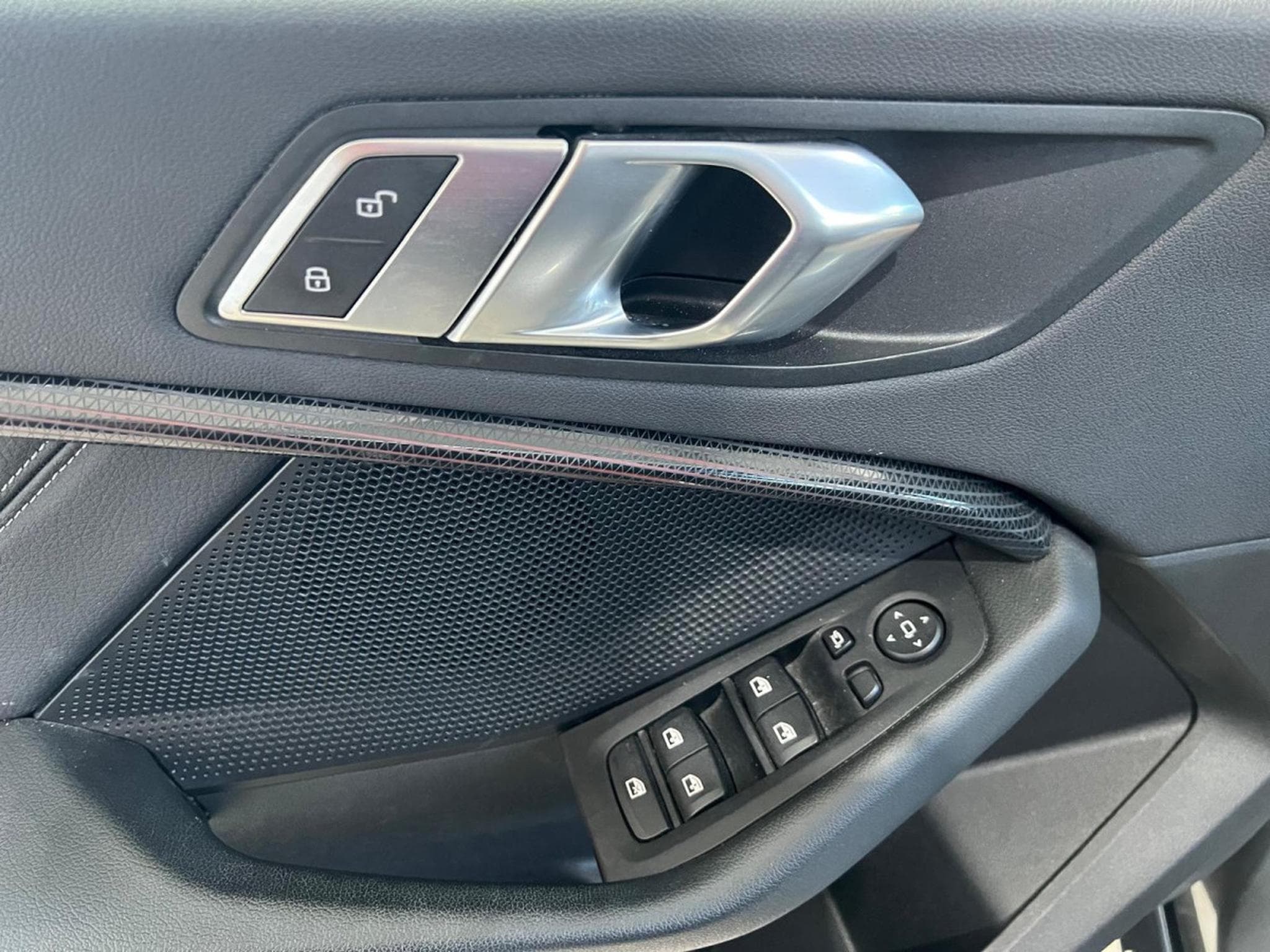 BMW 118 DA 150 SPORT LINE, CUIR, PANORAMIQUE, LED, ALU17'', CARPLAY, (2020) - Foto 13