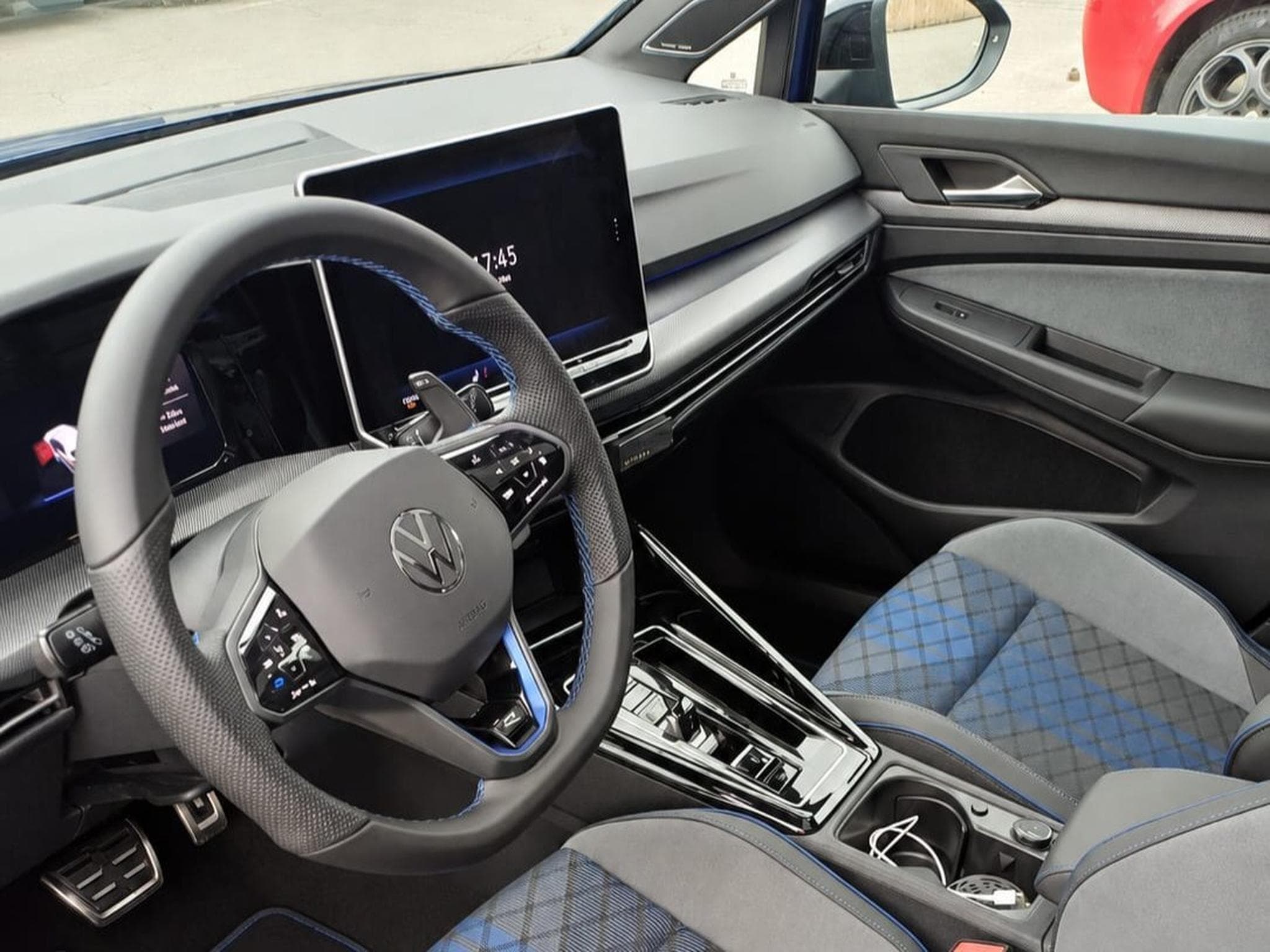 VW Golf 8 R (2026) - Photo 2