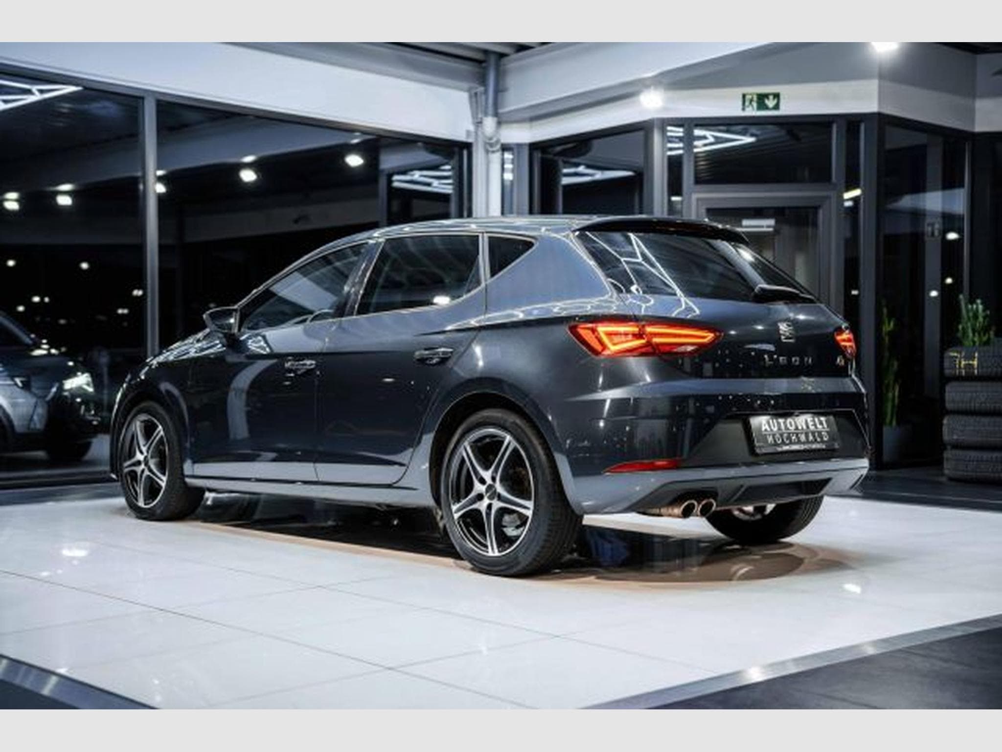 Seat Leon Leon 2.0 TDI FR-Line NAVI RFK LED SHZG VIRTUAL (2019) - Foto 11