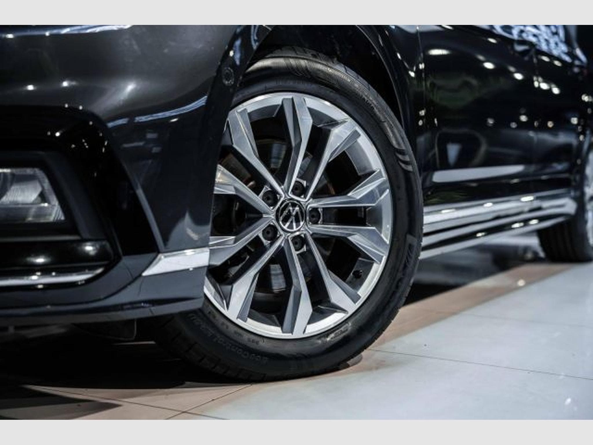 VW Passat Passat Variant 2.0 TDI DSG Eleg. R-Line LED AHK (2023) - Foto 3
