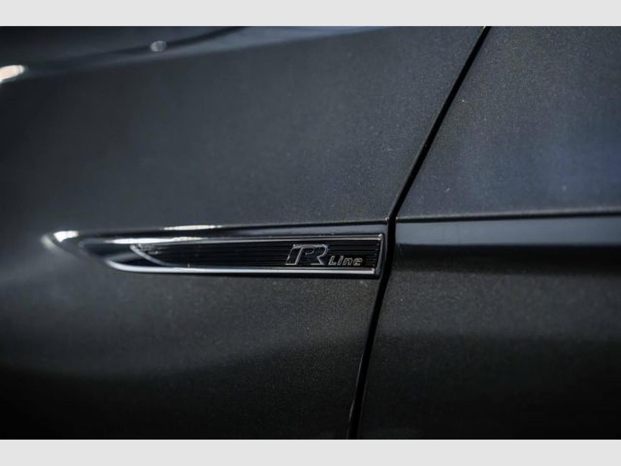 VW Passat Passat Variant 2.0 TDI DSG Eleg. R-Line LED AHK (2023) - Foto 10