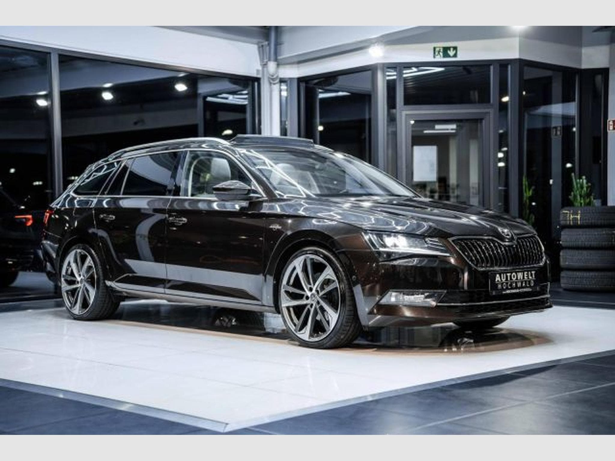 Skoda Superb Superb 2.0 TDI DSG L&amp;K 4x4 RFK AHK STAHZ PANO (2016) - Foto 6