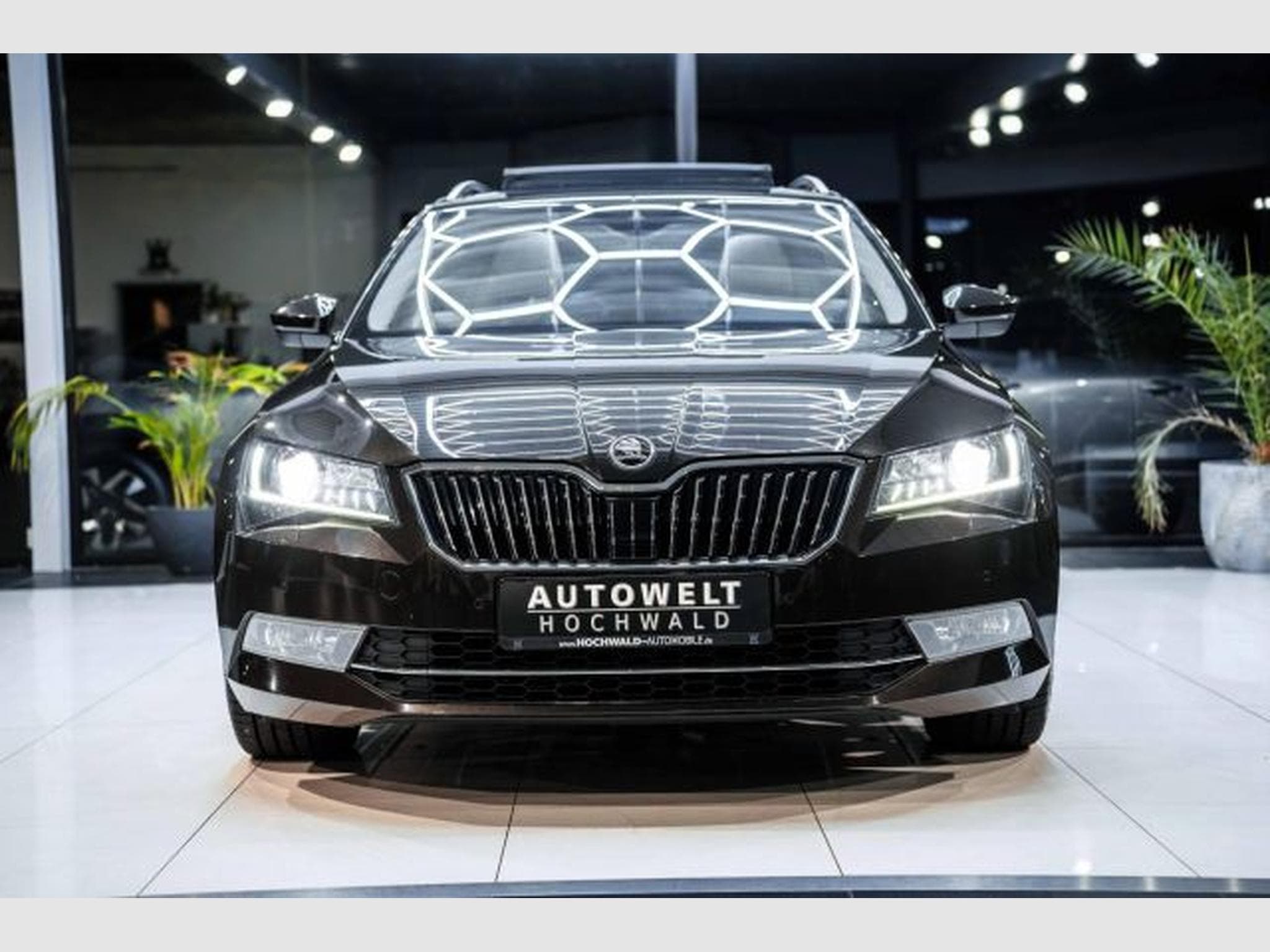 Skoda Superb Superb 2.0 TDI DSG L&amp;K 4x4 RFK AHK STAHZ PANO (2016) - Foto 5