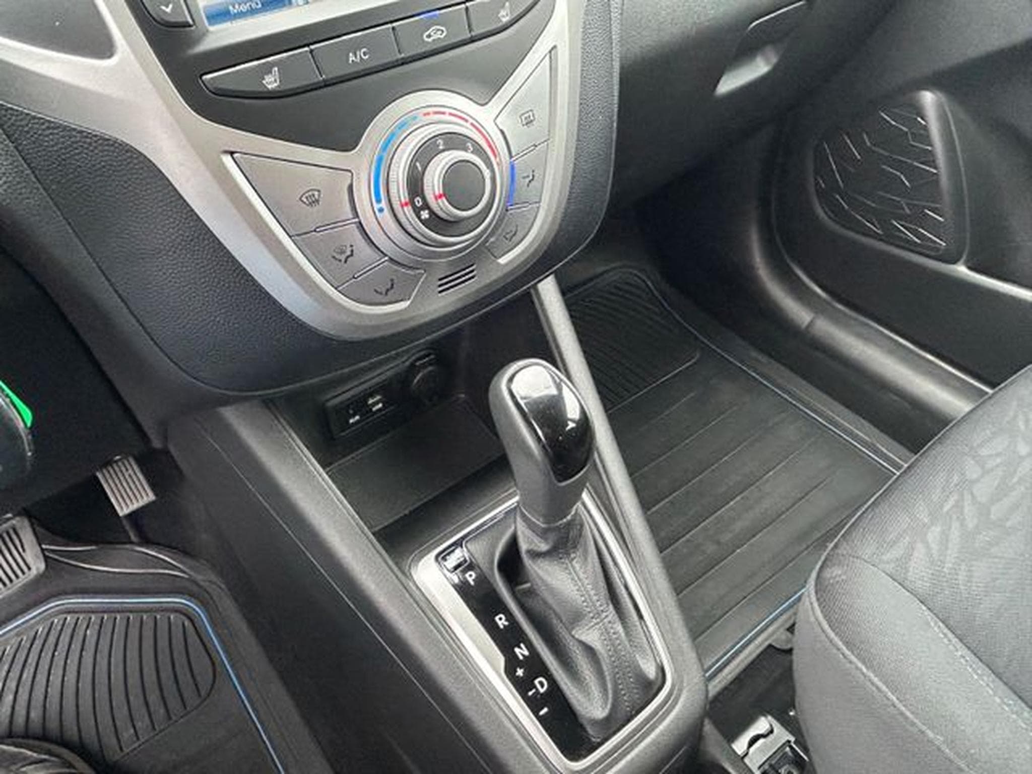 Hyundai ix20 ix20 1.6 Space Plus-Paket *Automatik*Navi*SHZ* (2019) - Photo 13