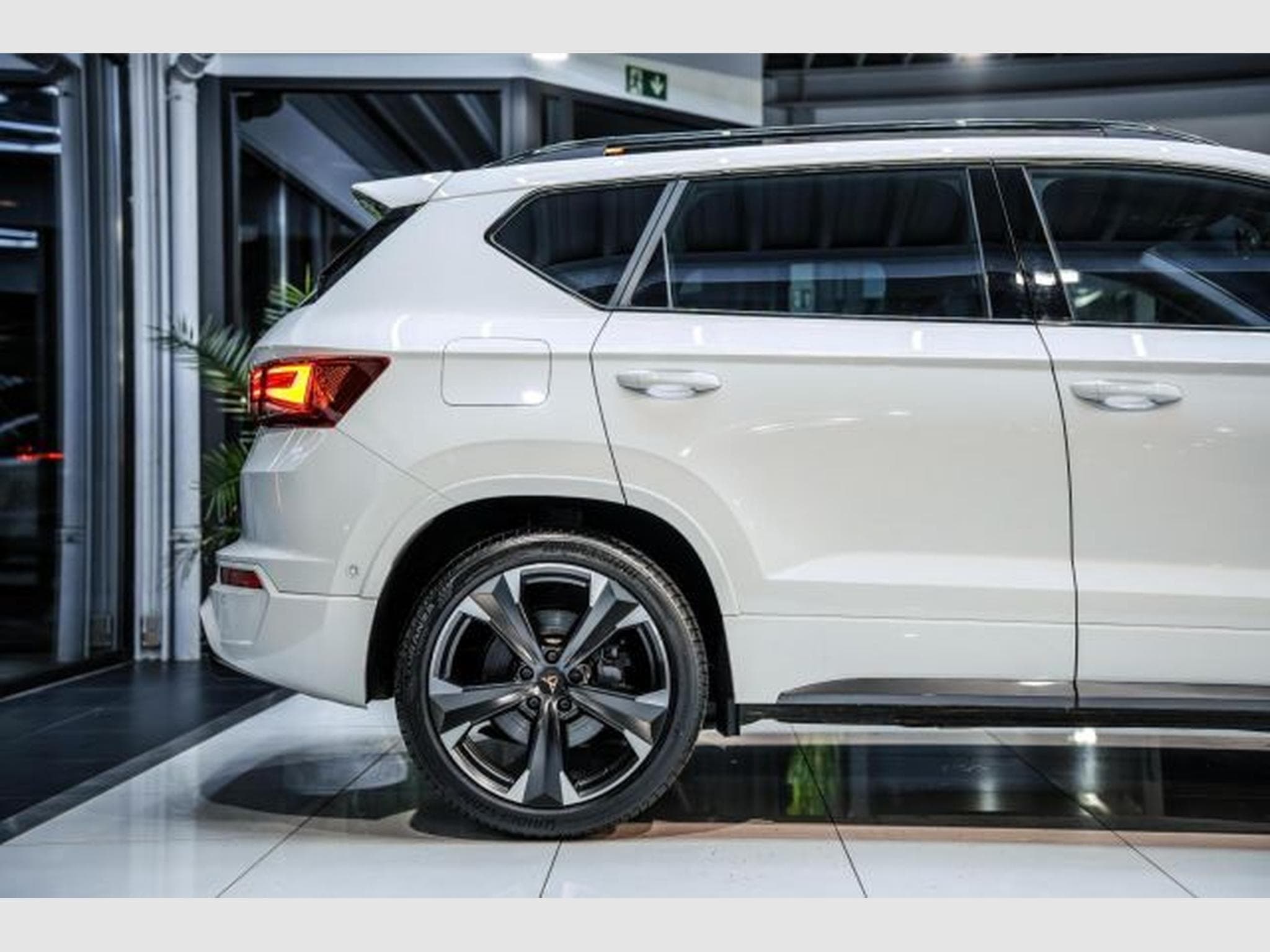 Cupra Ateca Ateca VZ 4D 2.0 TSI DSG NAVI LED 360 SHZ CarPlay (2023) - Foto 8