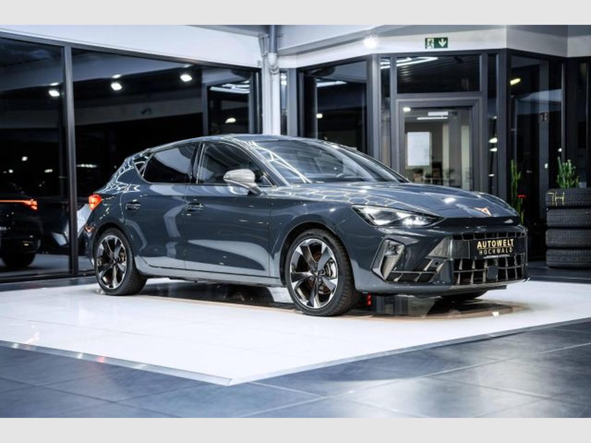 Cupra Leon Leon 1.5 TSI e-Hybrid DSG NAVI LED CarPlay Spur. (2025) - Foto 6