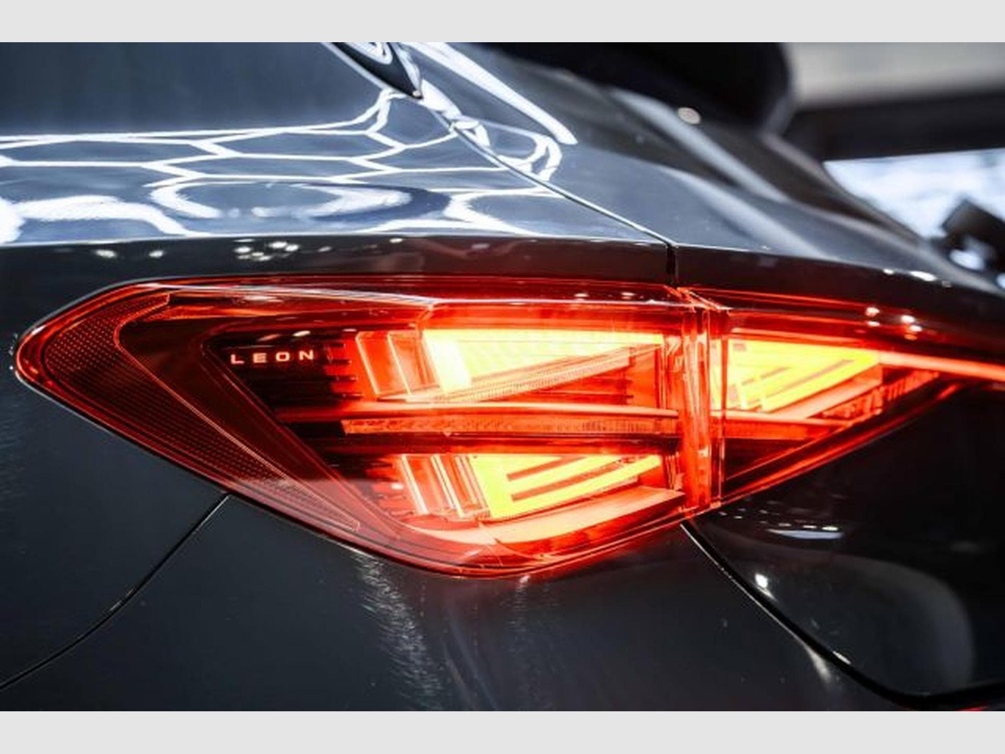 Cupra Leon Leon 1.5 TSI e-Hybrid DSG NAVI LED CarPlay Spur. (2025) - Foto 13