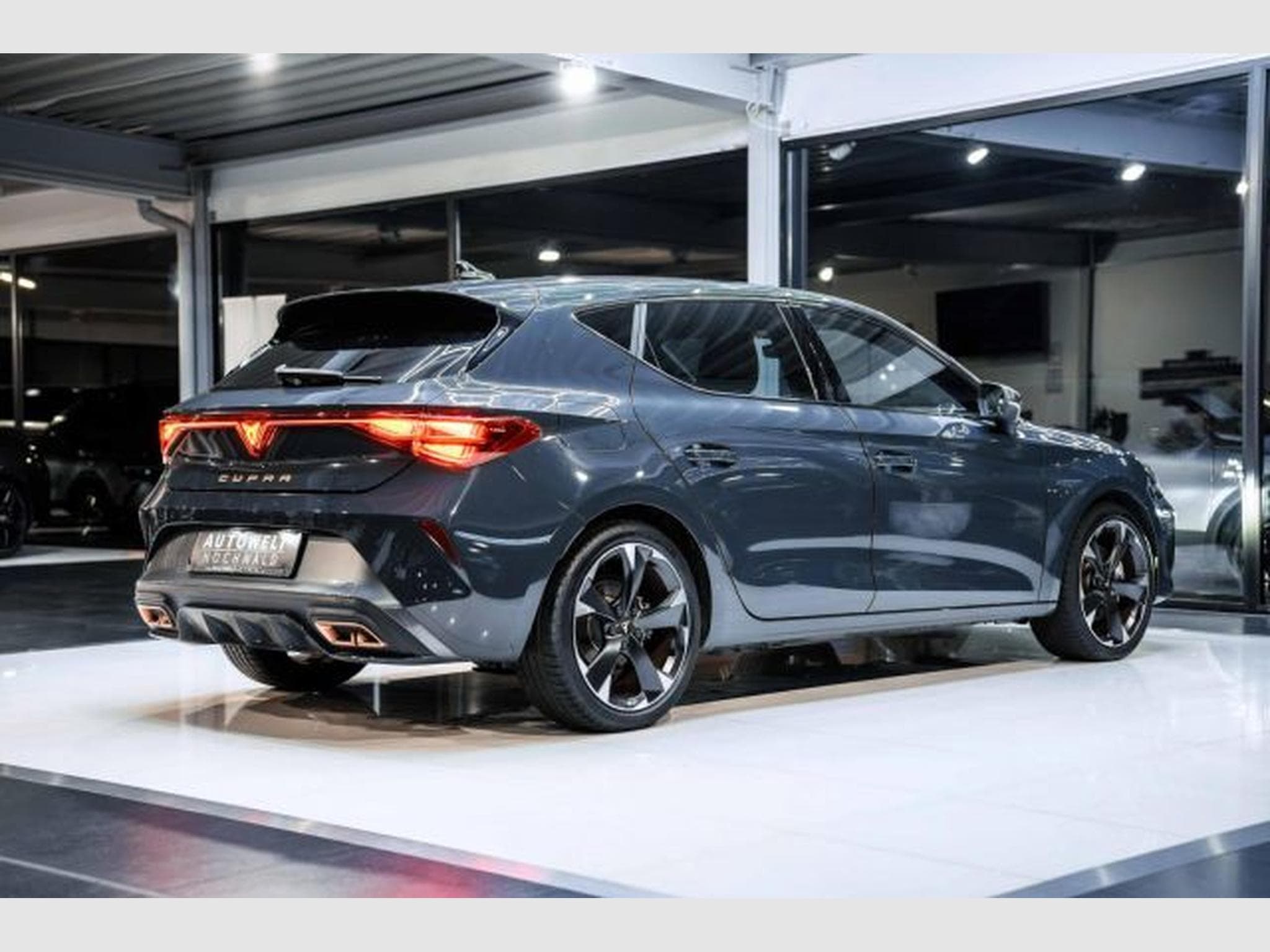 Cupra Leon Leon 1.5 TSI e-Hybrid DSG NAVI LED CarPlay Spur. (2025) - Foto 14