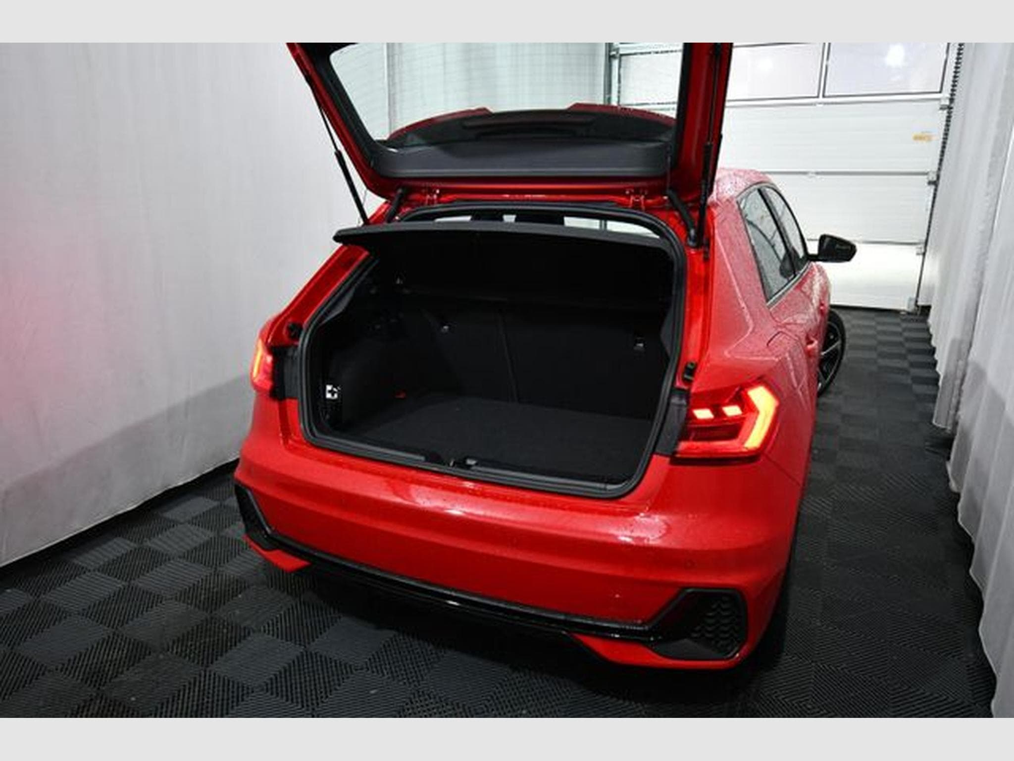 Audi A1 A1 Sportback 35 TFSI S line, Navi-Vorb., 17", PD (2025) - Foto 5