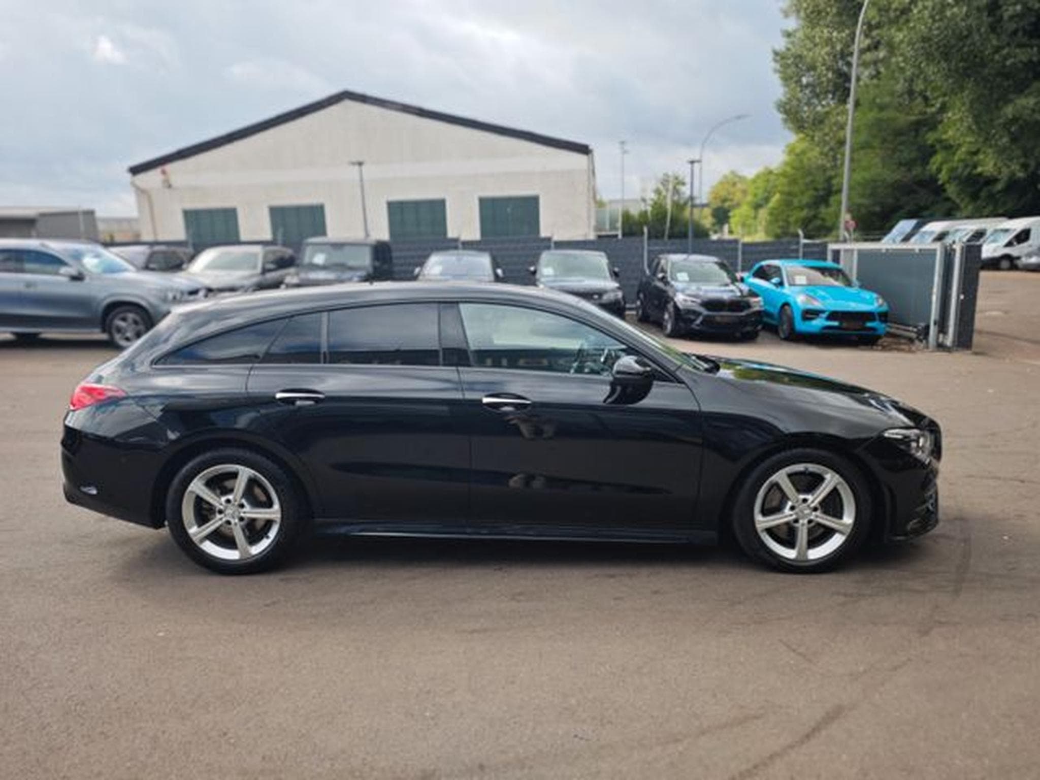 Mercedes CLA 200 CLA 200 SHOOTING BRAKE*AMG-LINE*PANO*360 VIEW* (2023) - Foto 13