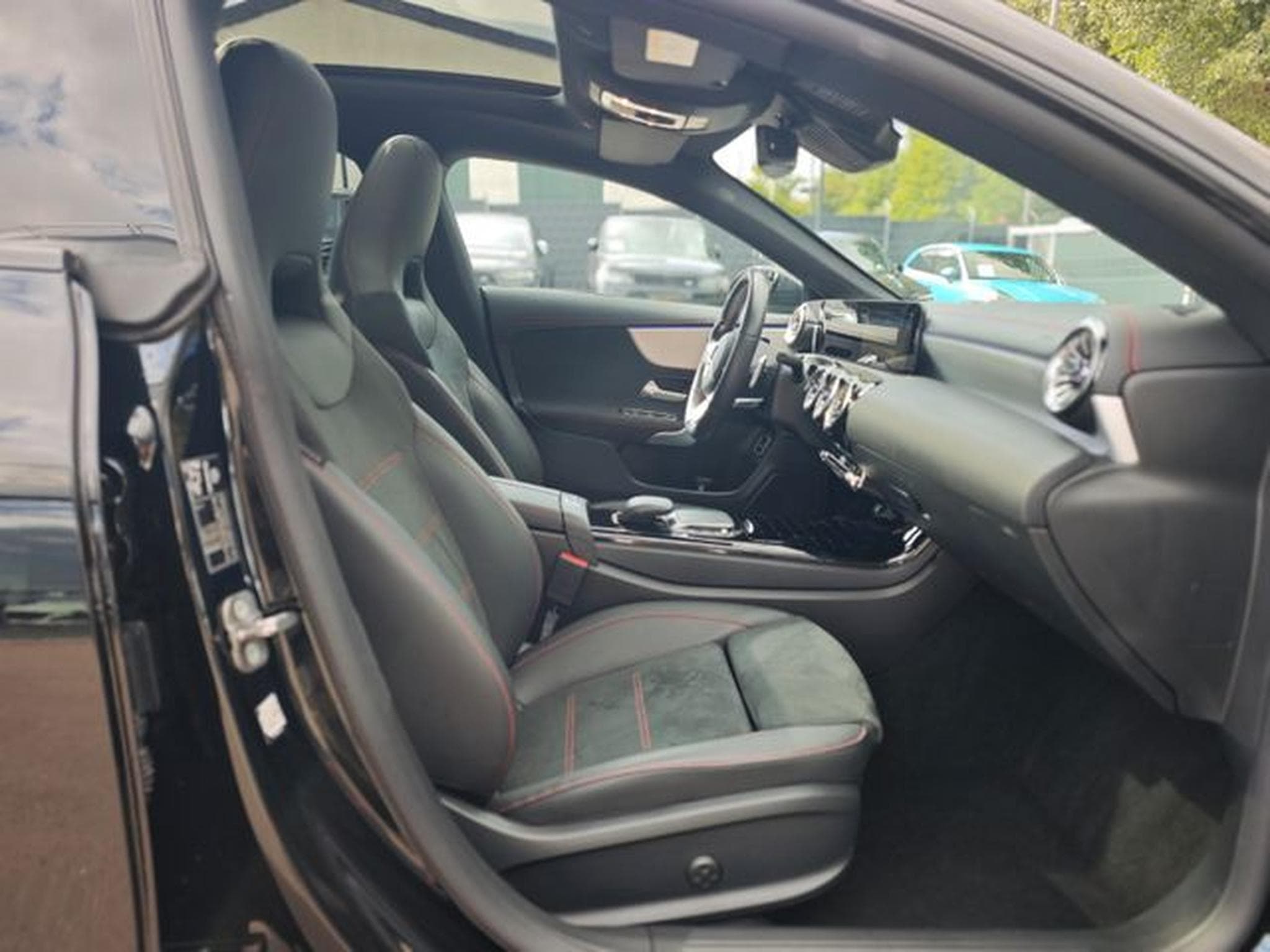 Mercedes CLA 200 CLA 200 SHOOTING BRAKE*AMG-LINE*PANO*360 VIEW* (2023) - Foto 14