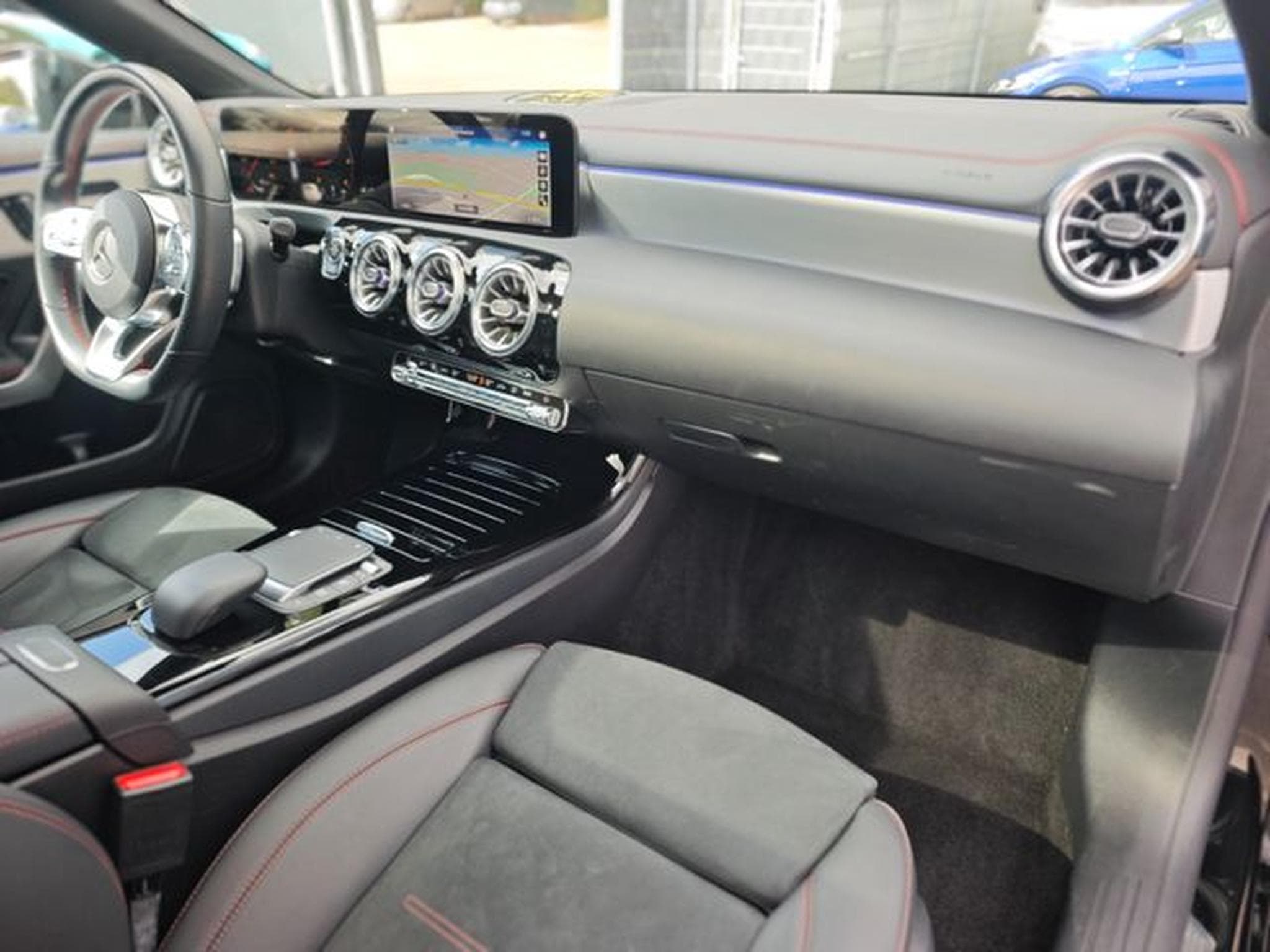 Mercedes CLA 200 CLA 200 SHOOTING BRAKE*AMG-LINE*PANO*360 VIEW* (2023) - Foto 15