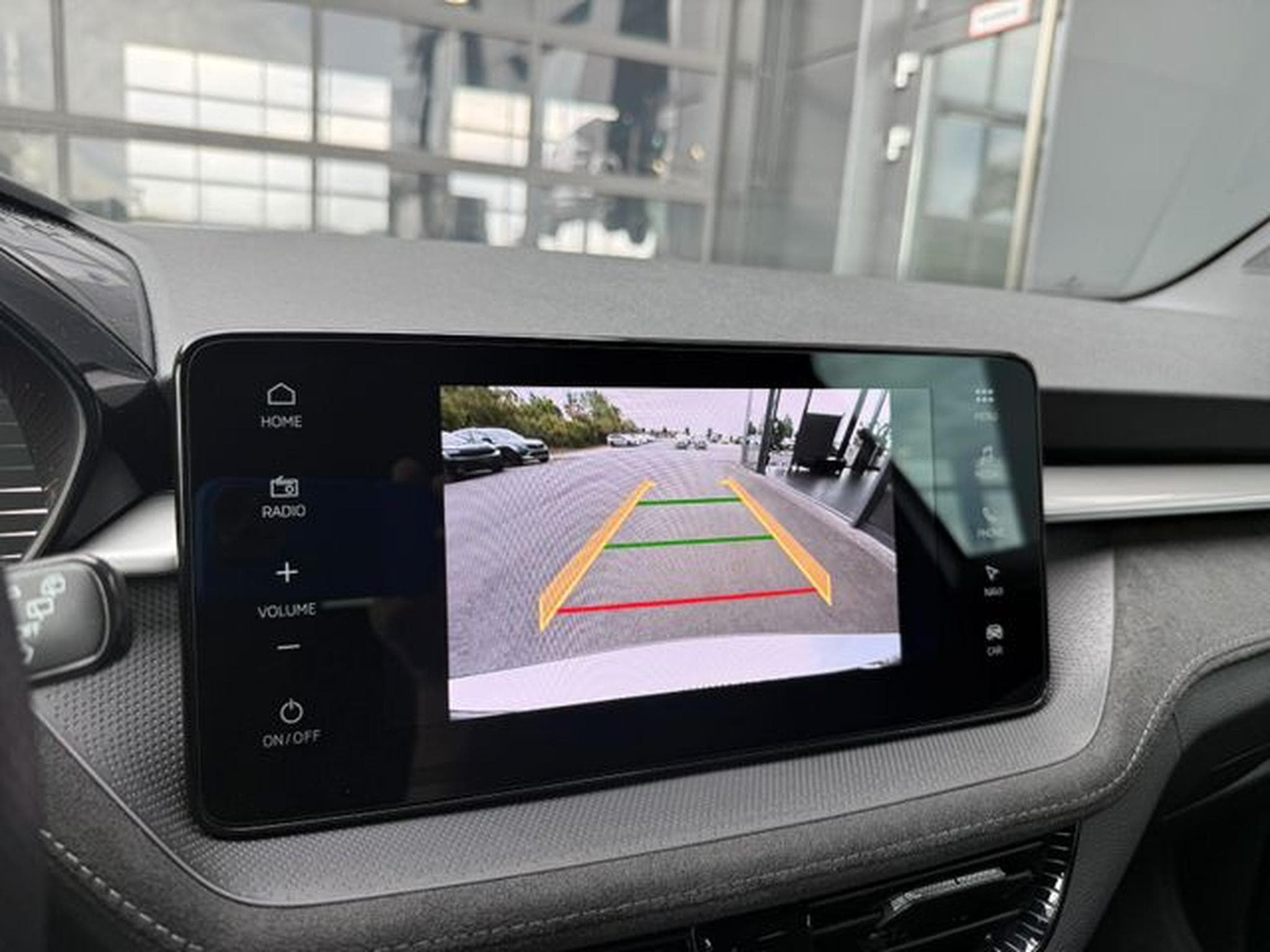 Skoda Fabia Fabia Monte Carlo DSG Navi Key 16"Kamera Shz (2025) - Foto 15